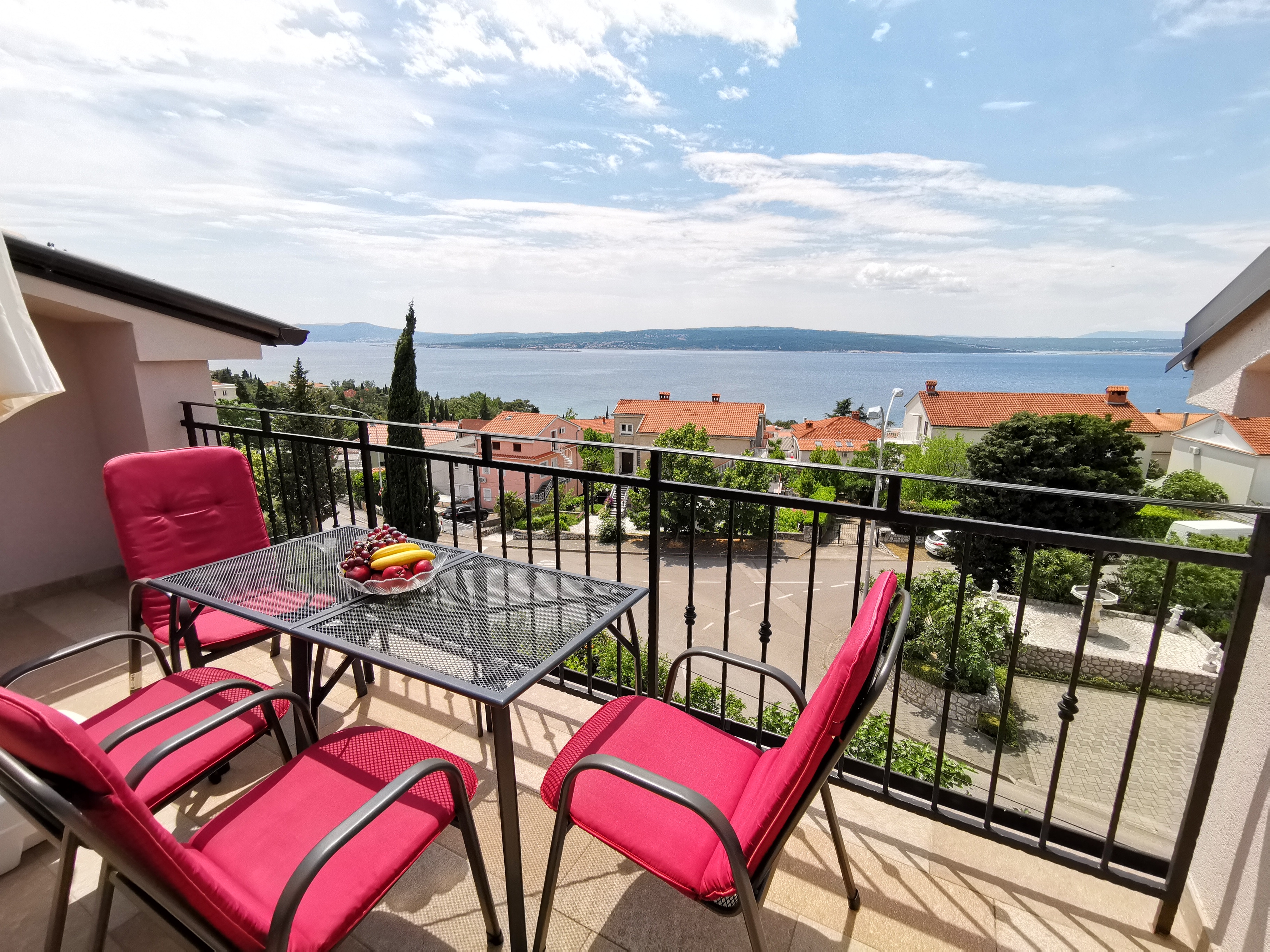 One bedroom apartment with terrace and sea view Crikvenica  A-b