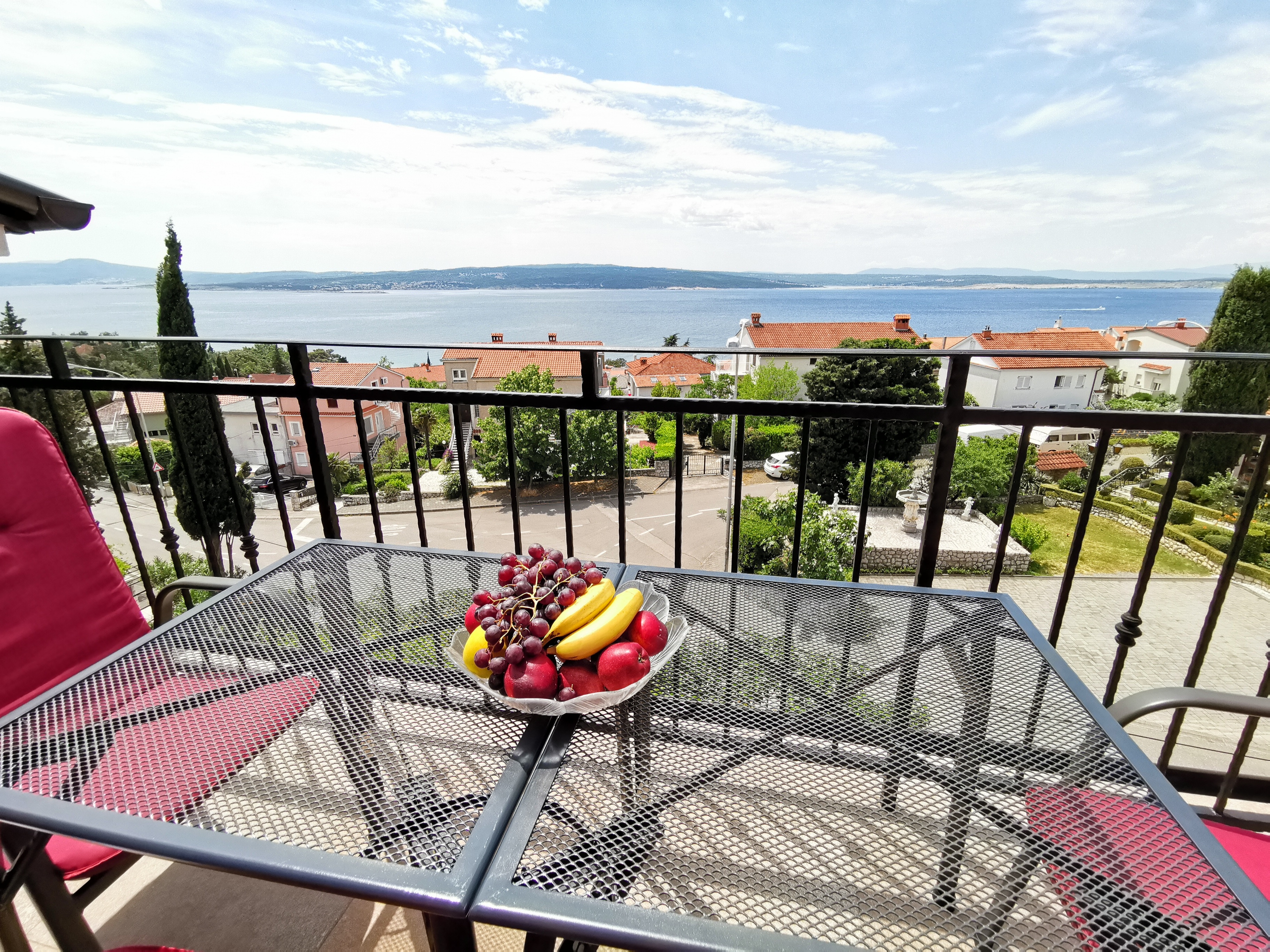 One bedroom apartment with terrace and sea view Crikvenica  A-b