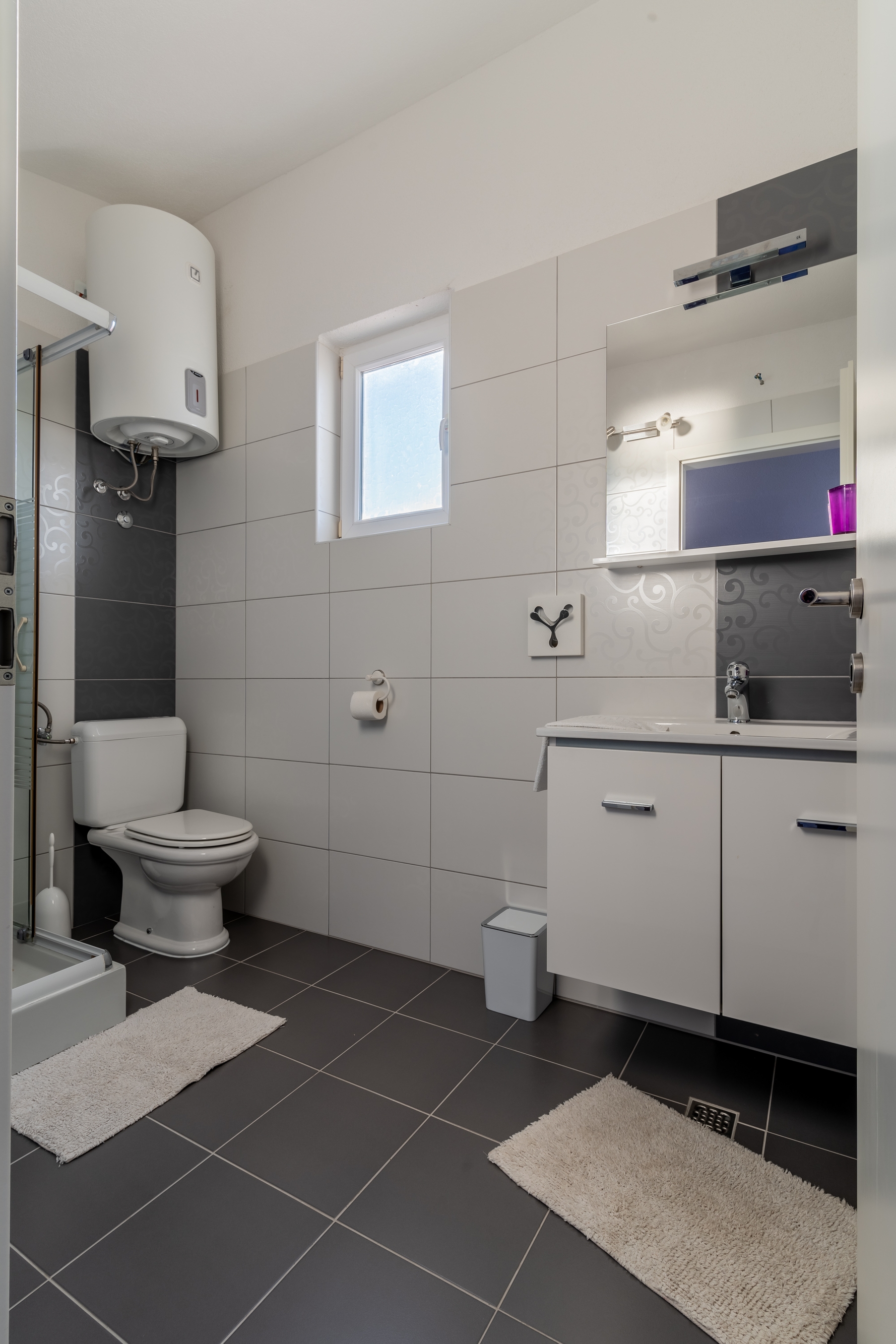 Comfortable and spacious house with terrace and sea view Gornja Podgora, Makarska  K