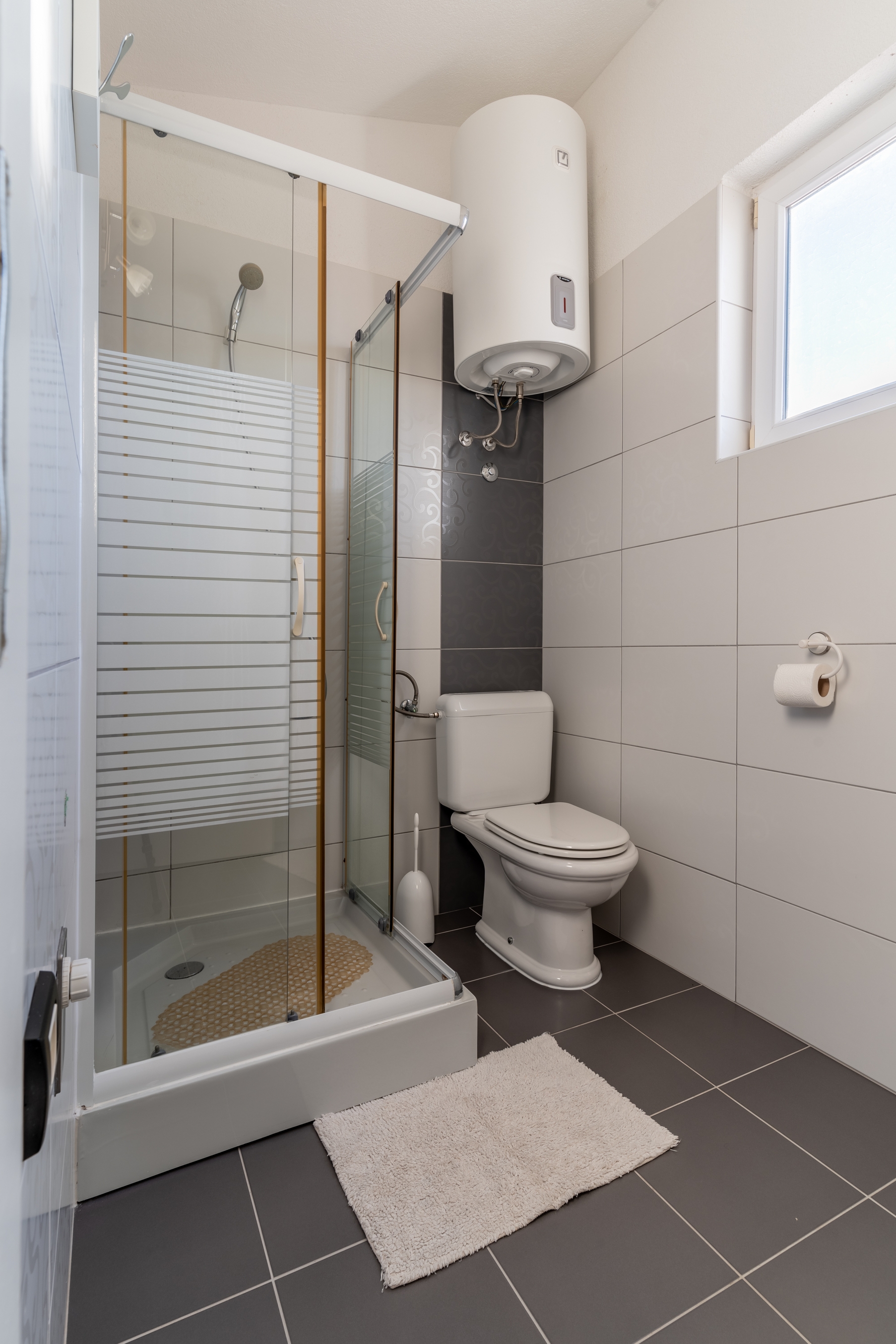Comfortable and spacious house with terrace and sea view Gornja Podgora, Makarska  K