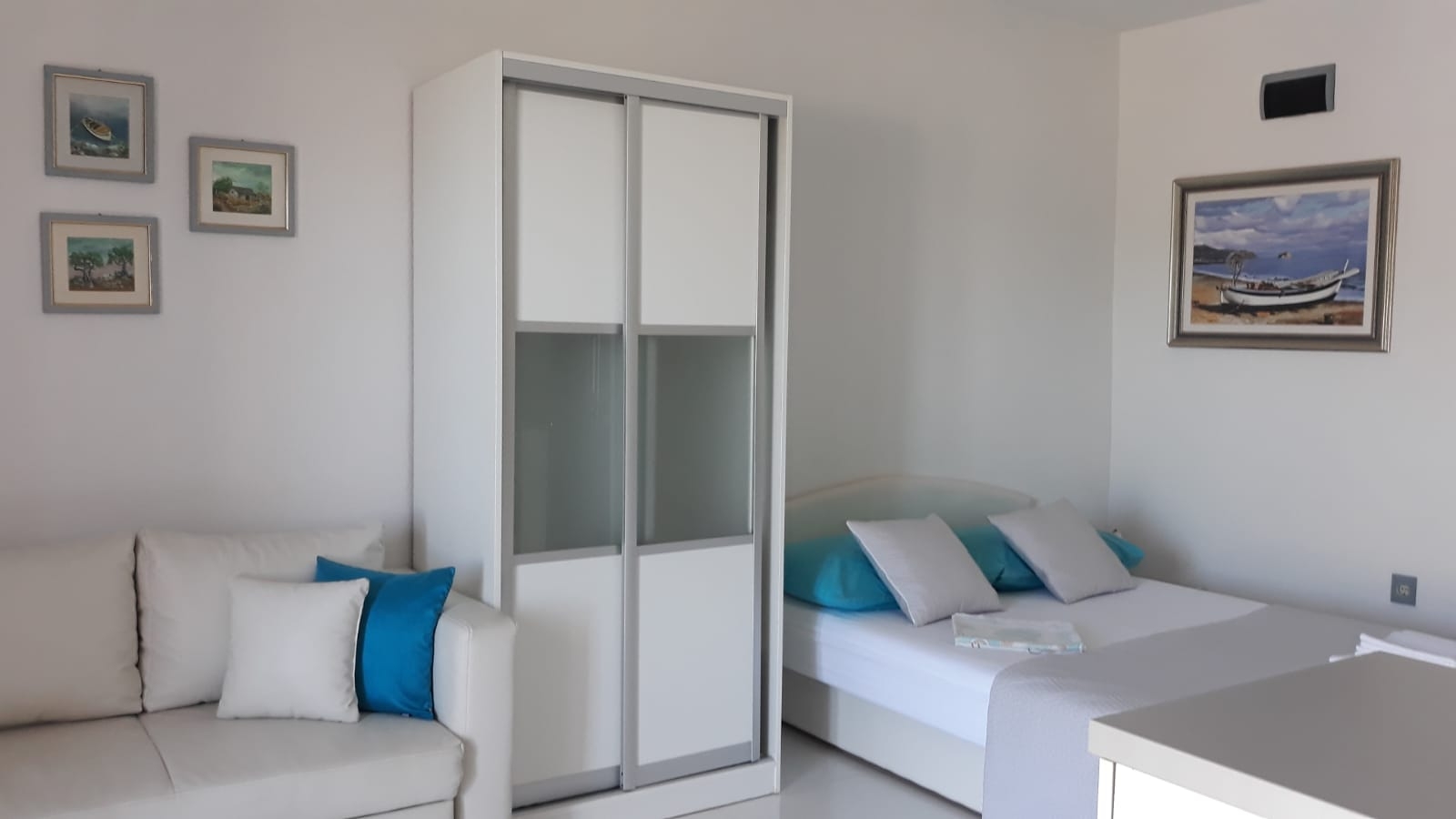 Comfortable and spacious house with terrace and sea view Gornja Podgora, Makarska  K