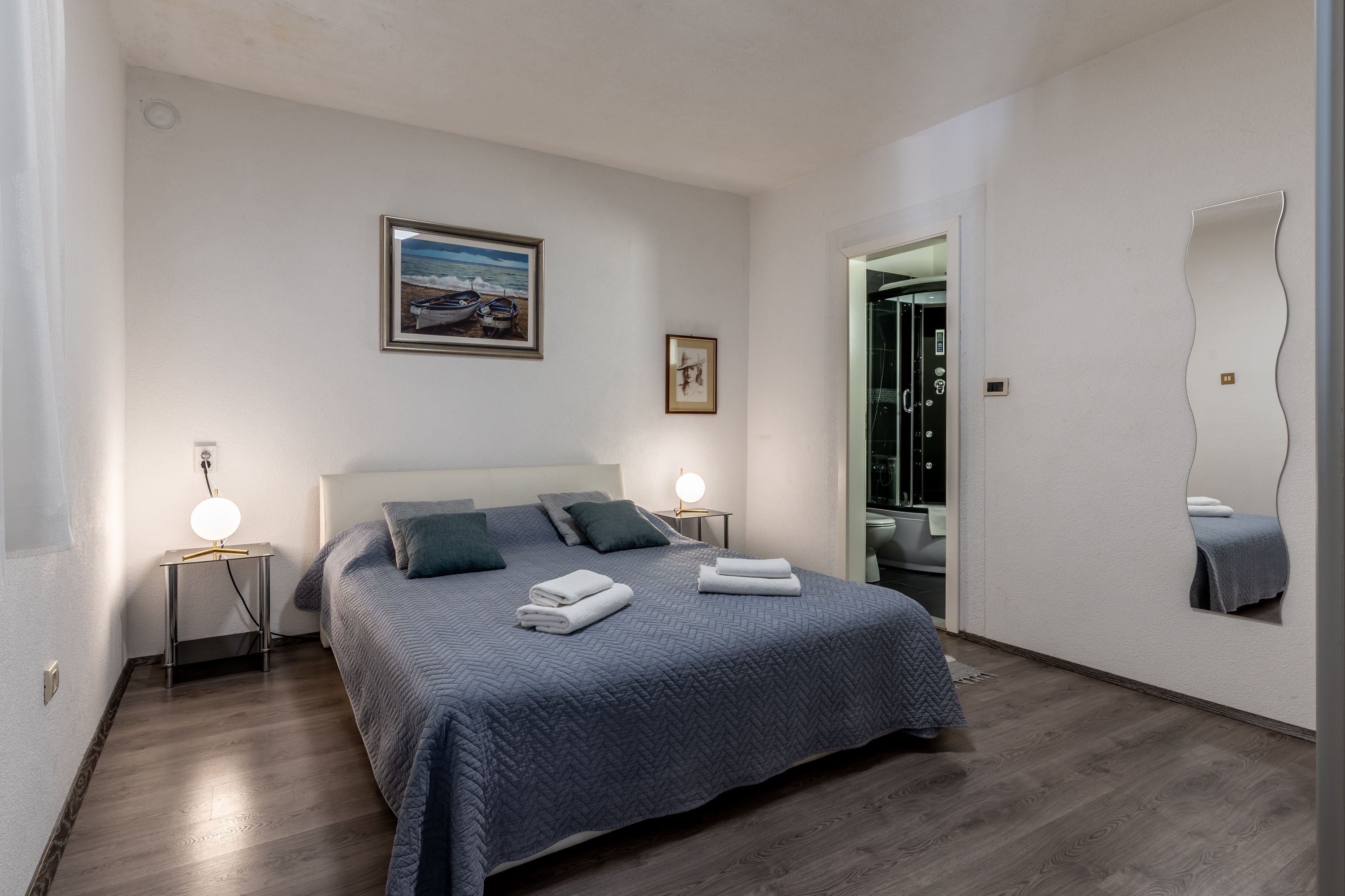 Comfortable and spacious house with terrace and sea view Gornja Podgora, Makarska  K