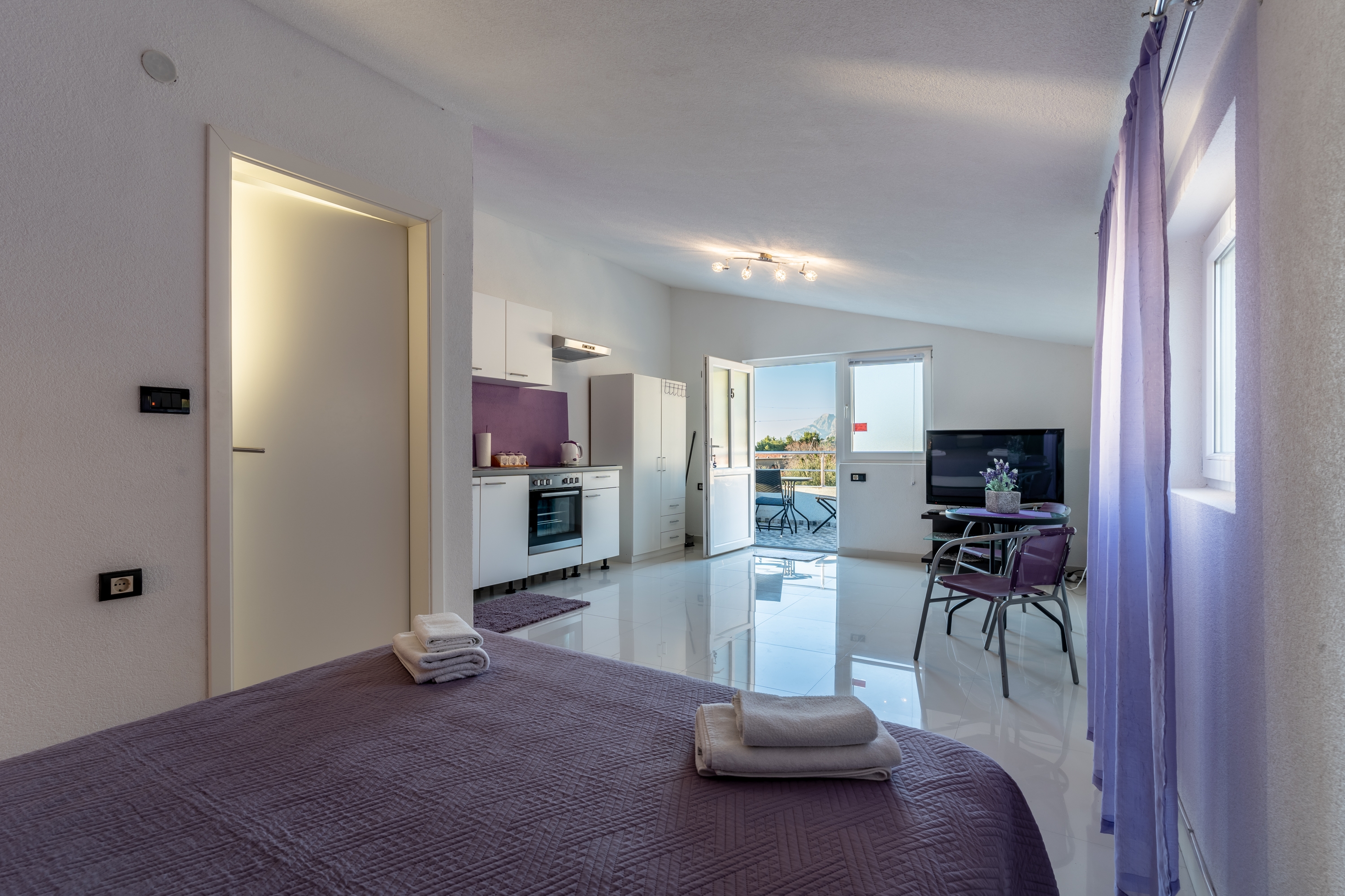 Comfortable and spacious house with terrace and sea view Gornja Podgora, Makarska  K