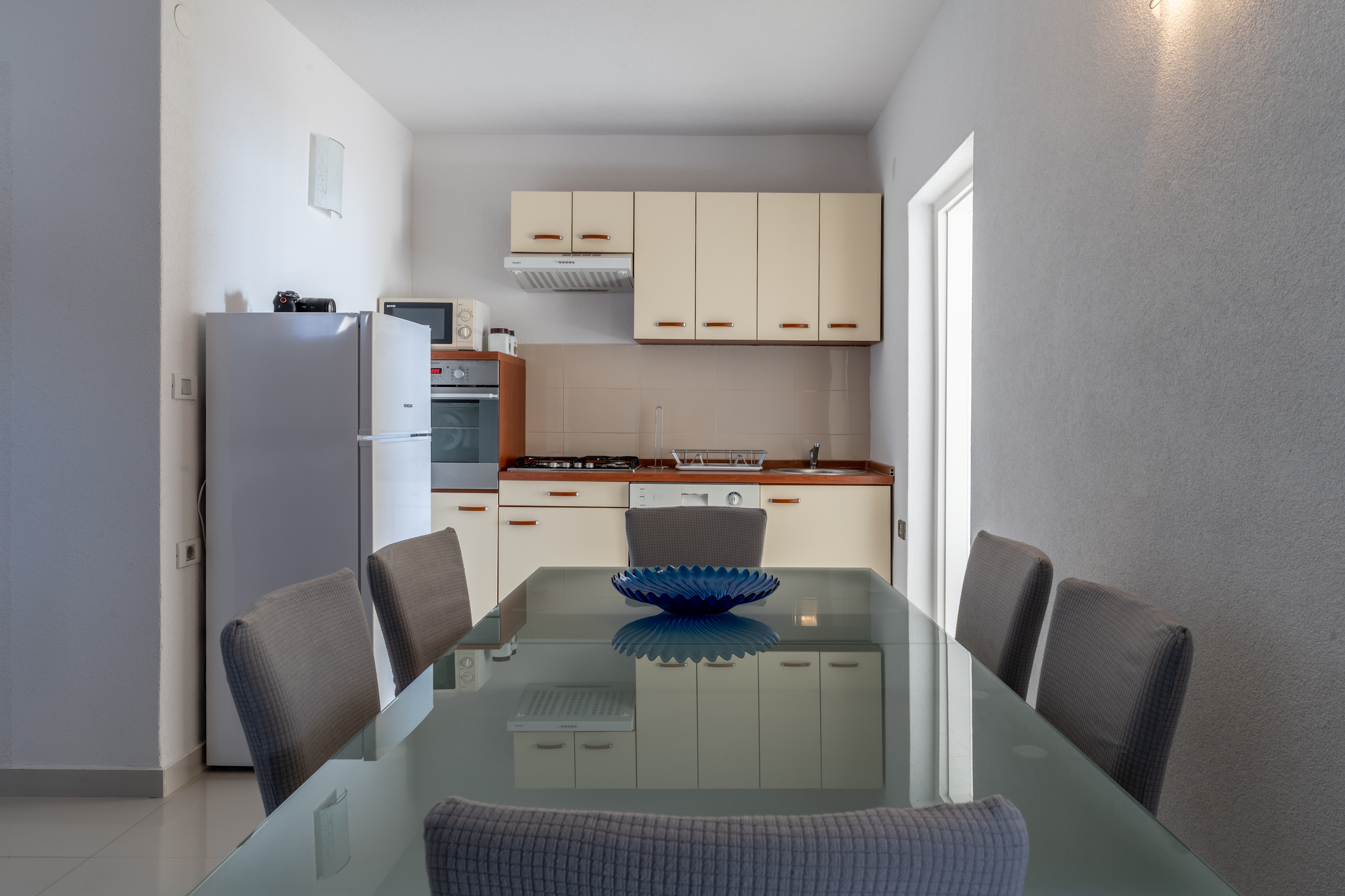 Comfortable and spacious house with terrace and sea view Gornja Podgora, Makarska  K