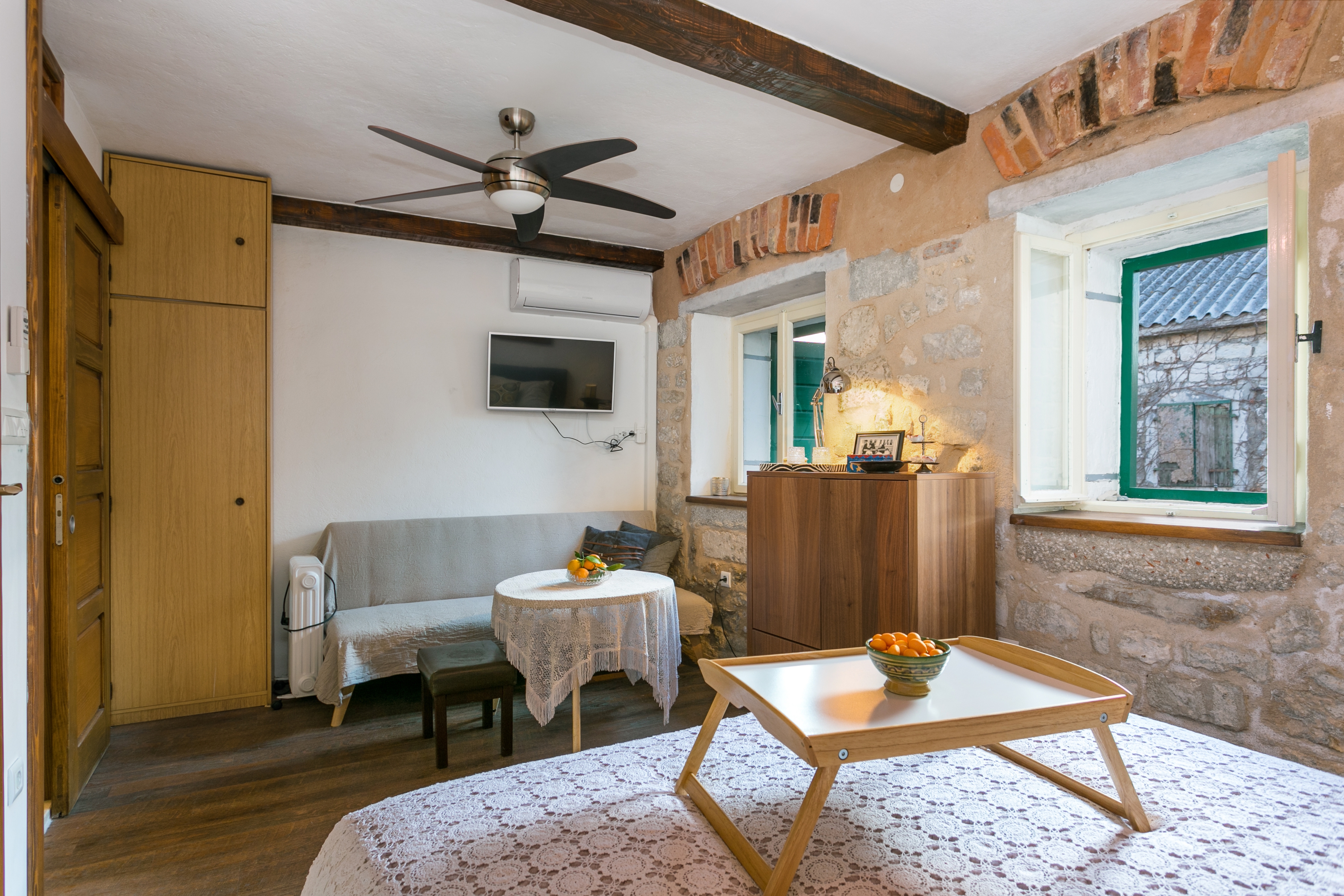Two bedroom house with terrace Kaštel Novi, Kaštela  K