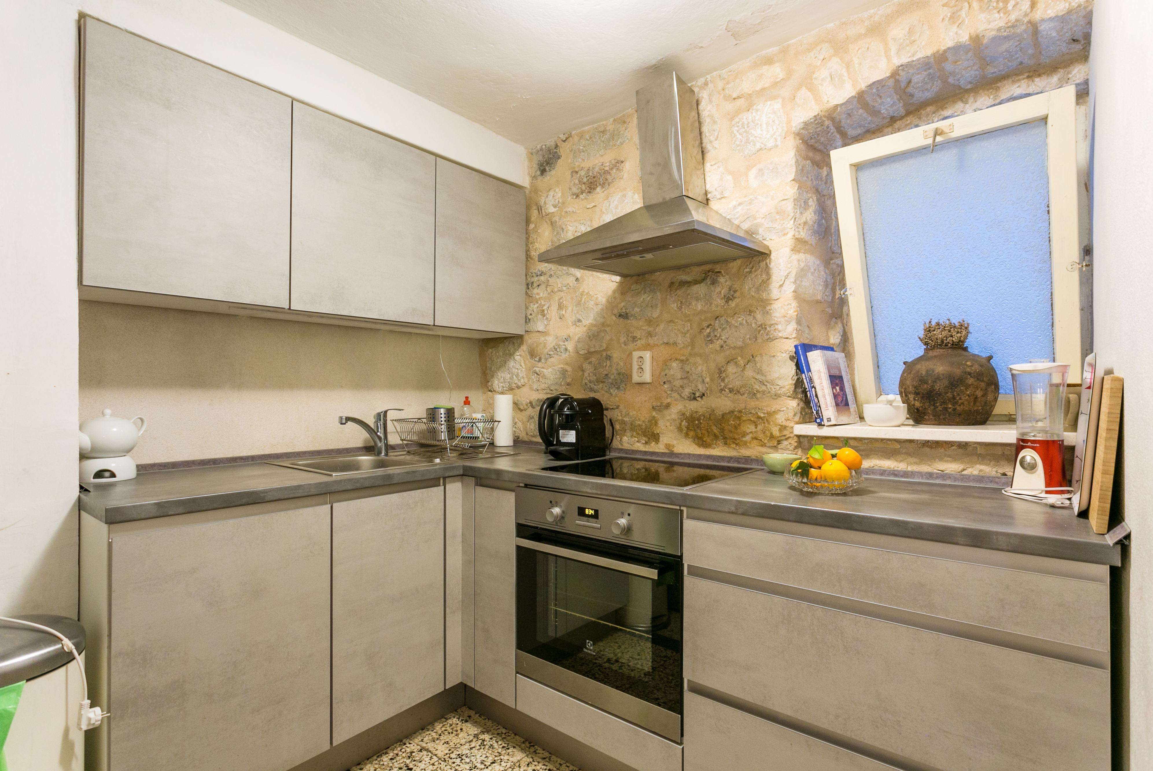 Two bedroom house with terrace Kaštel Novi, Kaštela  K