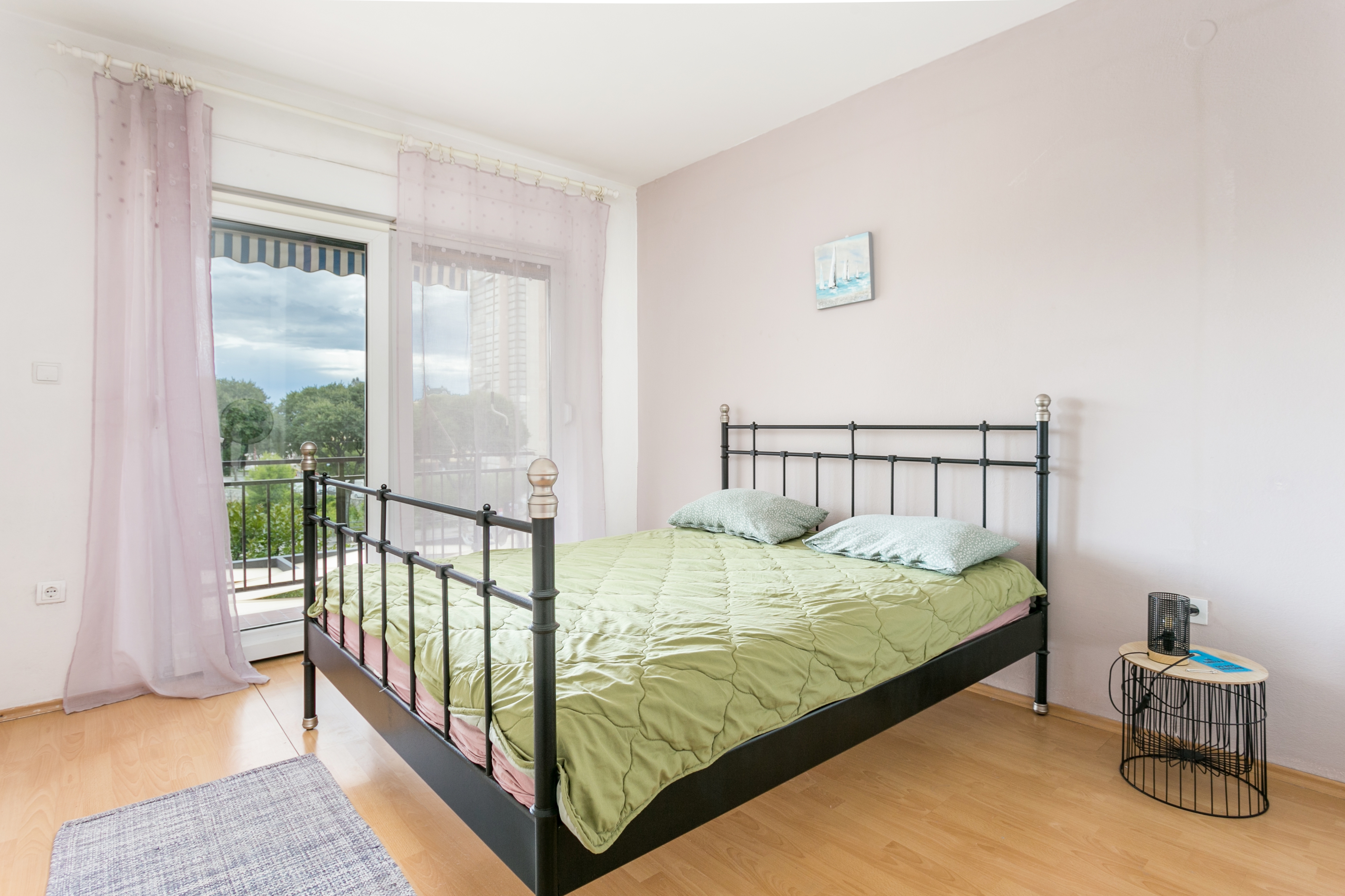 One bedroom apartment with balcony and sea view Split (A-22293-a) One bedroom apartment with balcony and sea view Split (A-22293-a)