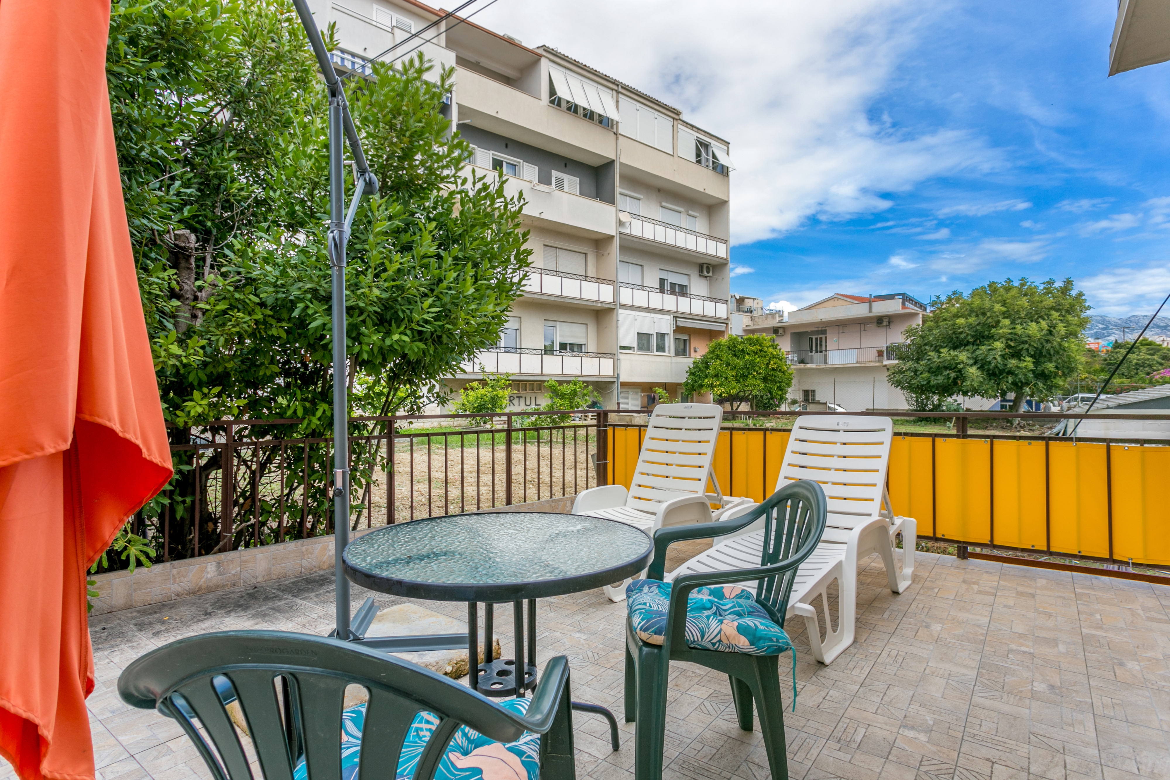 Studio flat with terrace Split (AS-22293-a)