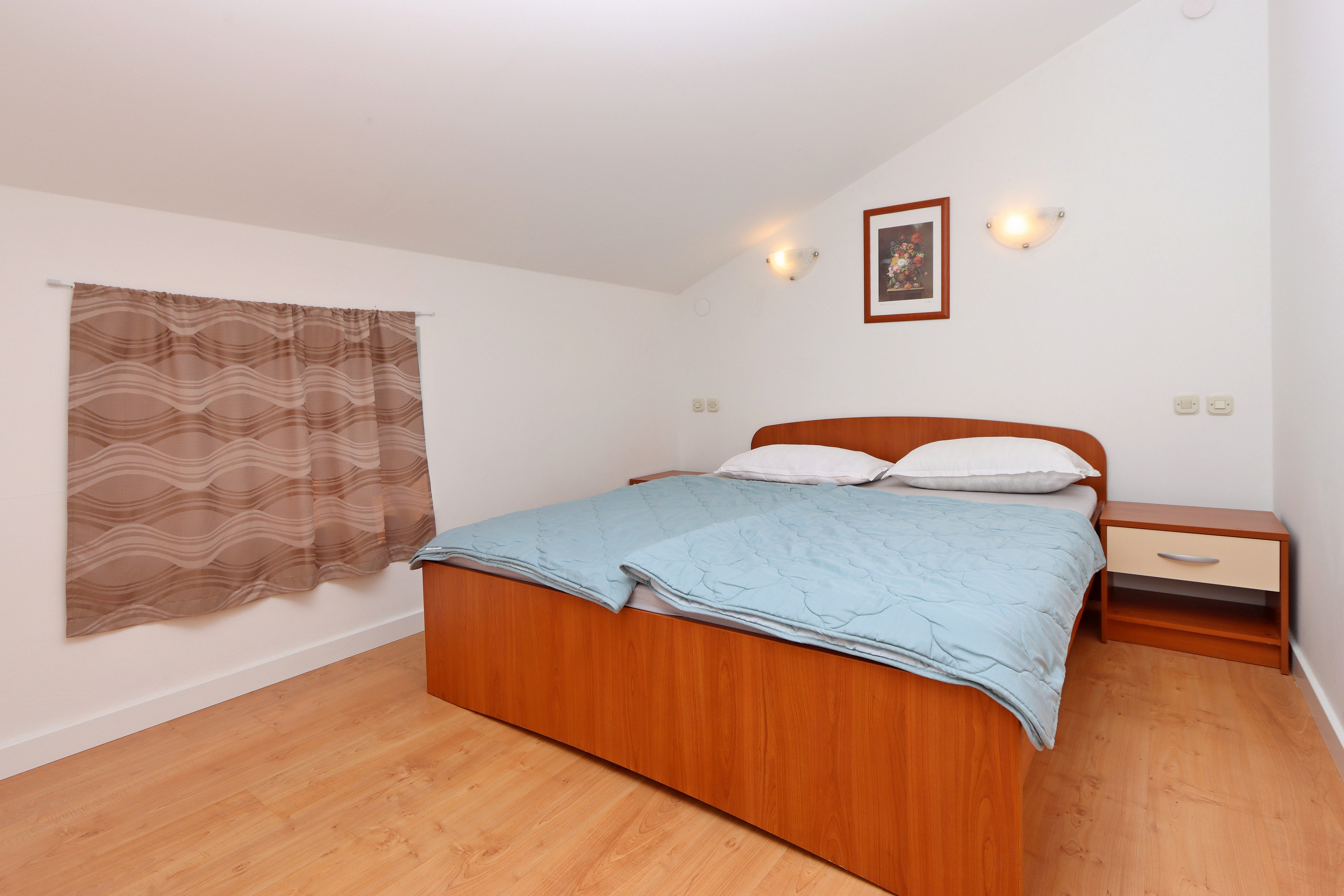 Two bedroom house near beach Barbat, Rab  K