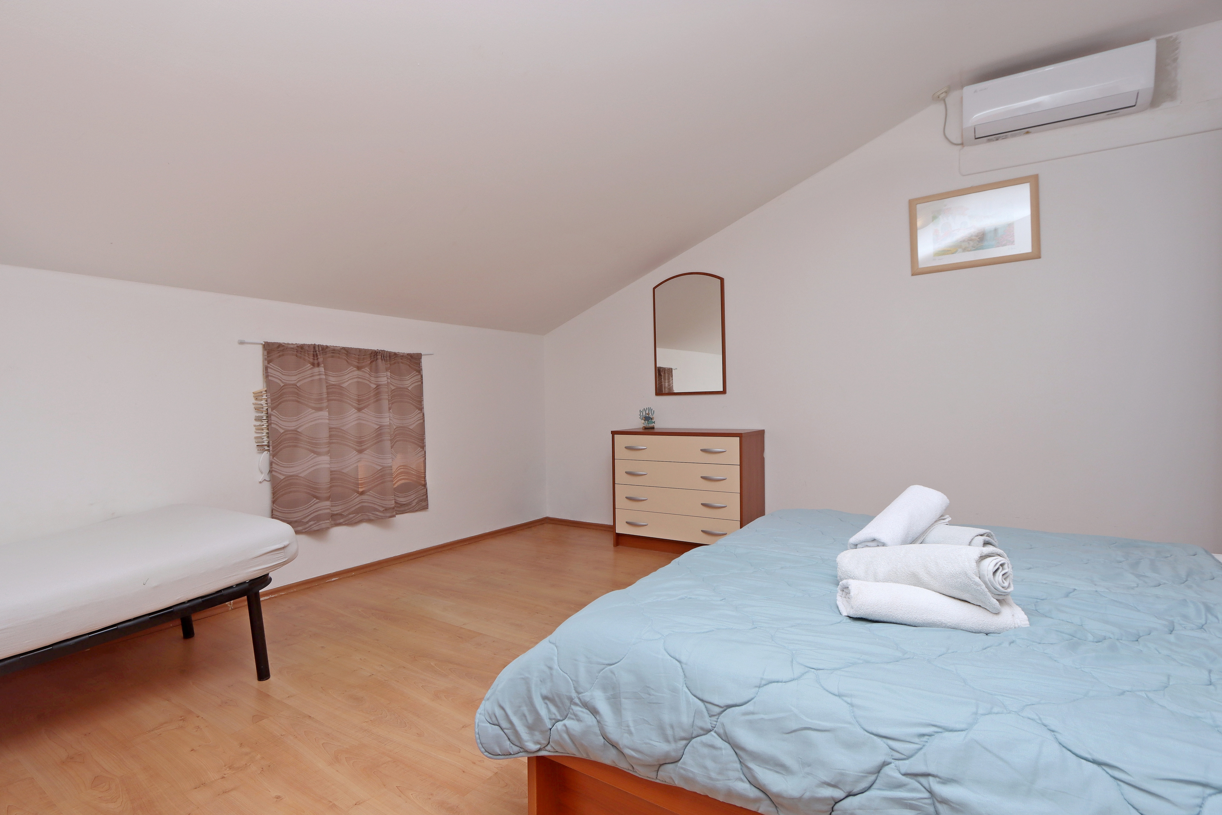 Top Rab Barbat Top Rab Barbat