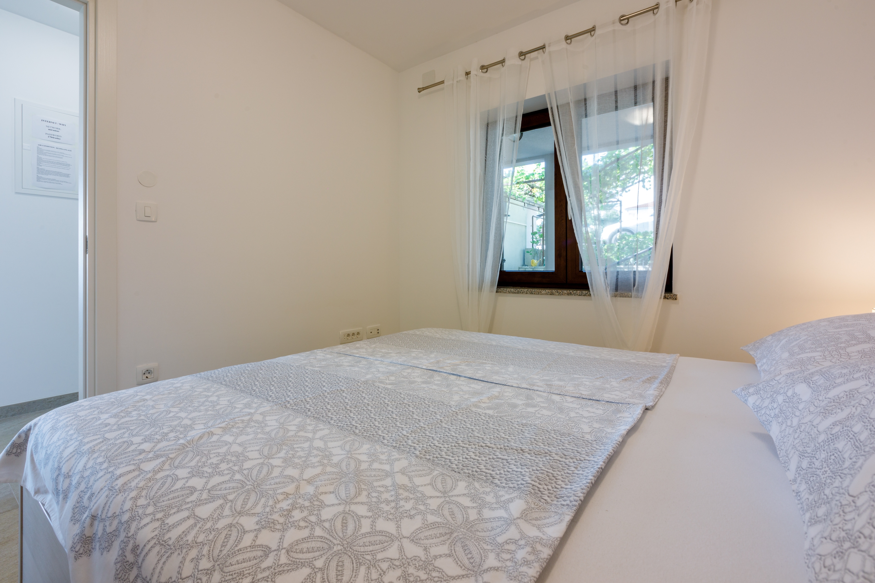 Three bedroom apartment with terrace and sea view Crikvenica  A-a