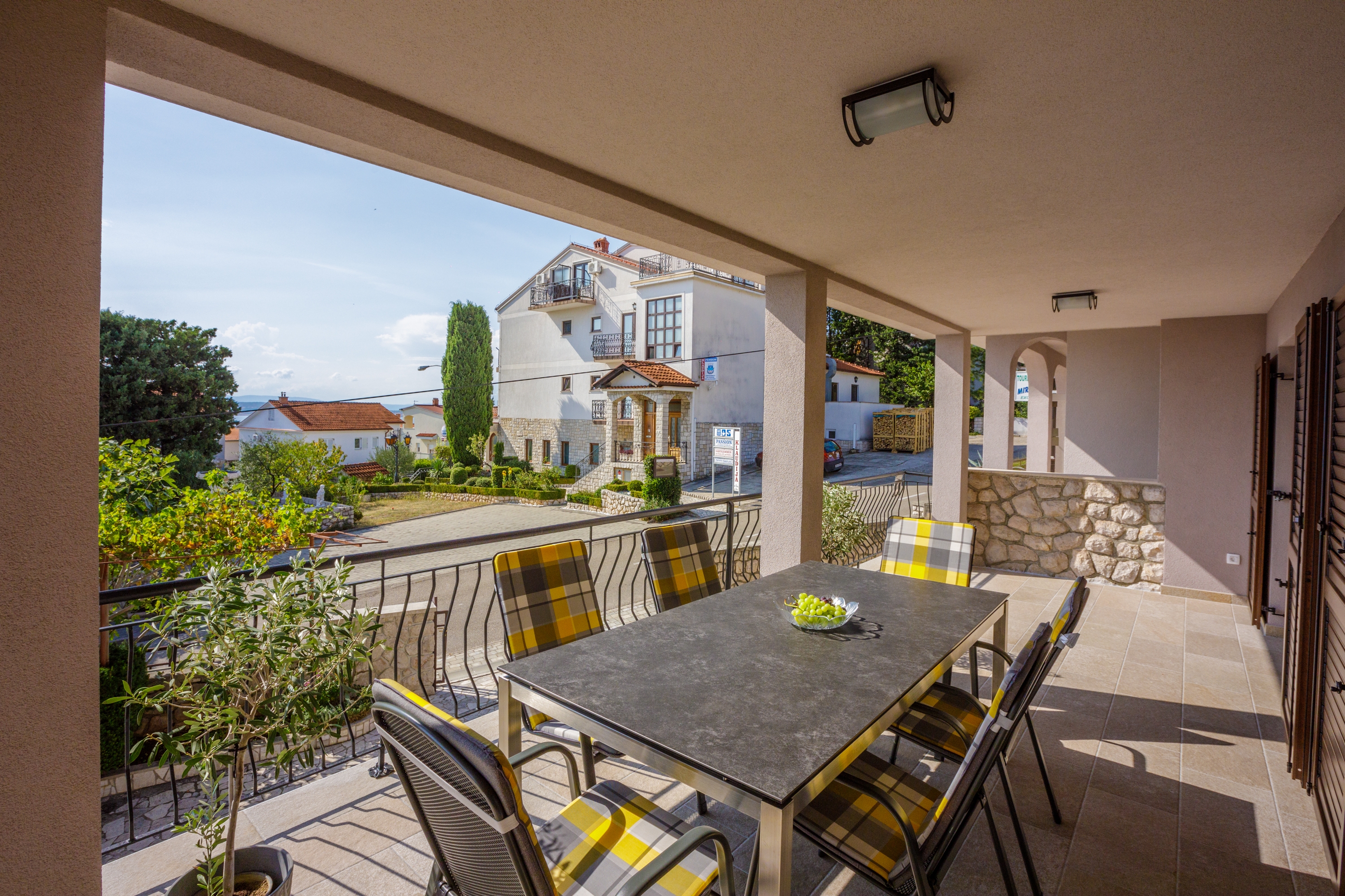 Three bedroom apartment with terrace and sea view Crikvenica  A-a