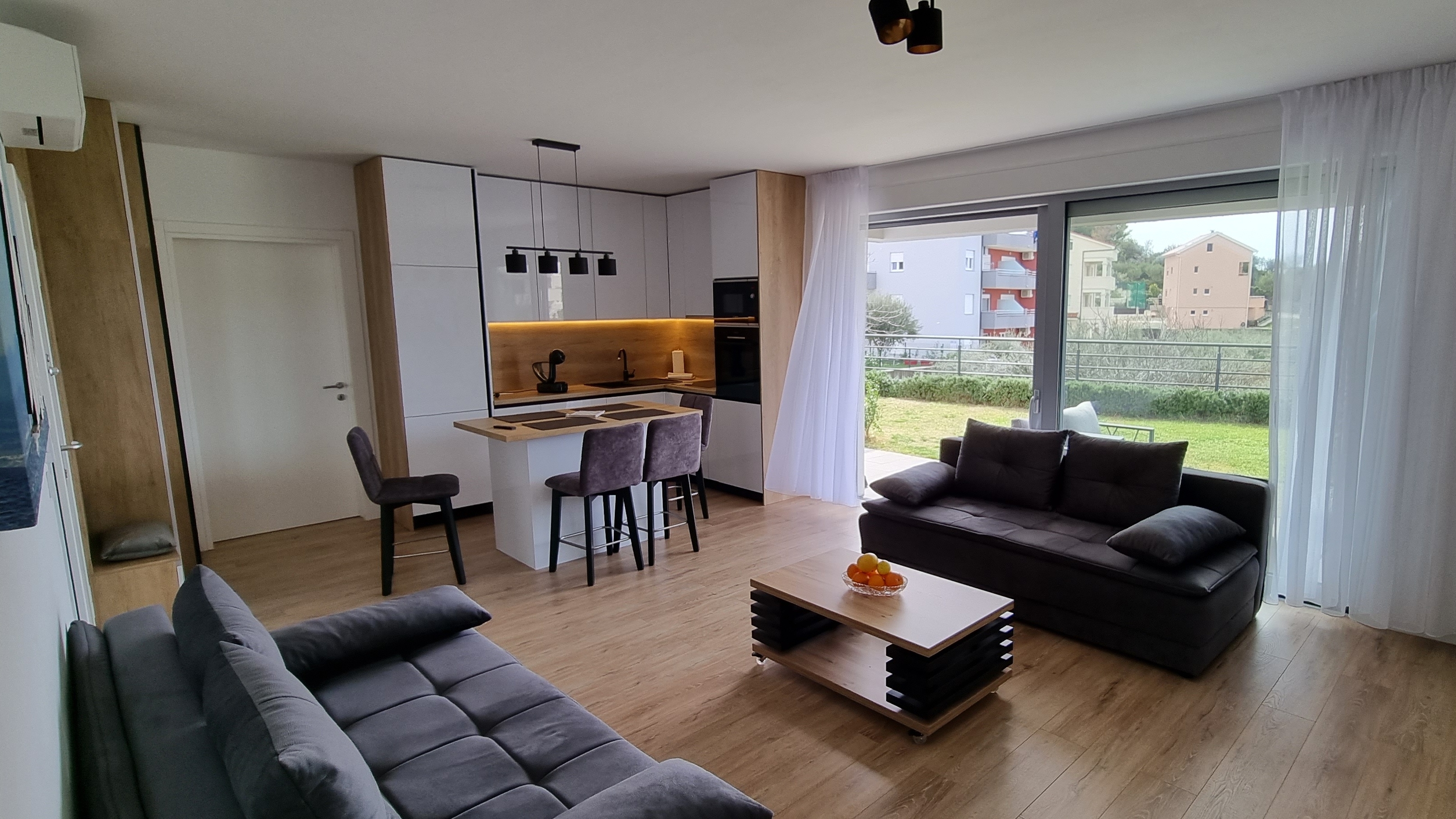 One bedroom apartment with terrace and sea view Podstrana, Split (A-22298-a) One bedroom apartment with terrace and sea view Podstrana, Split (A-22298-a)