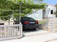 Parking lot Potočnica, Pag, Parking lot 223 - Apartments near sea with sandy beach.