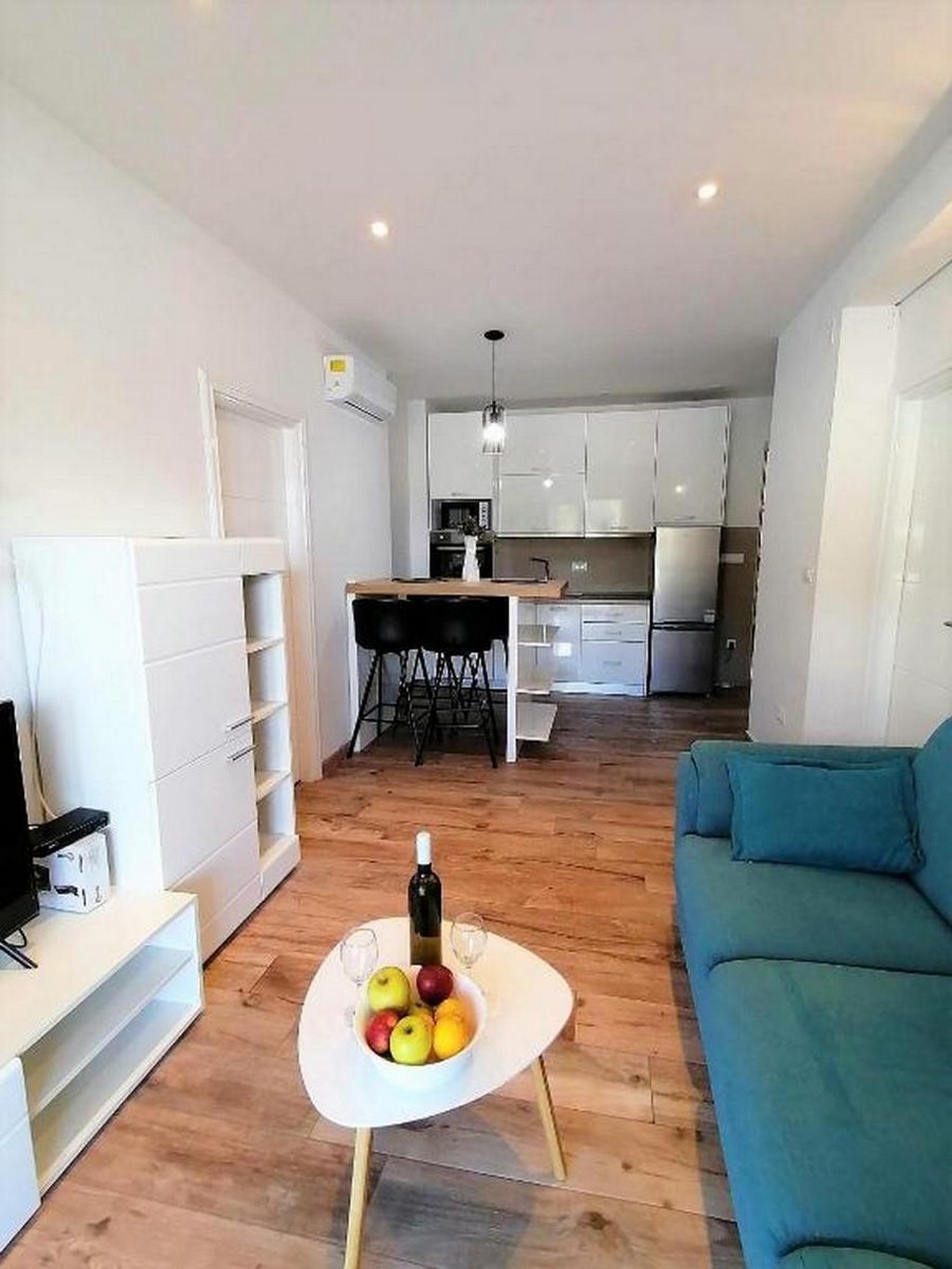 Two bedroom apartment with terrace and sea view Pomena, Mljet (A-22317-e) Two bedroom apartment with terrace and sea view Pomena, Mljet (A-22317-e)