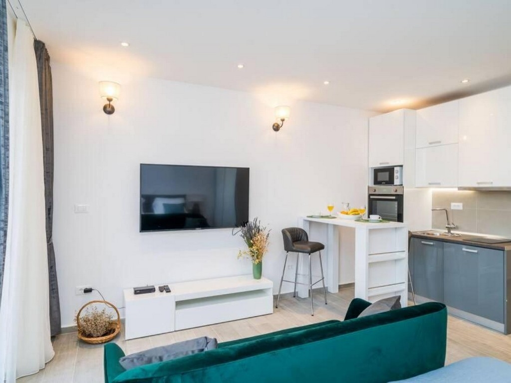 Studio flat with terrace and sea view Pomena, Mljet (AS-22317-b)