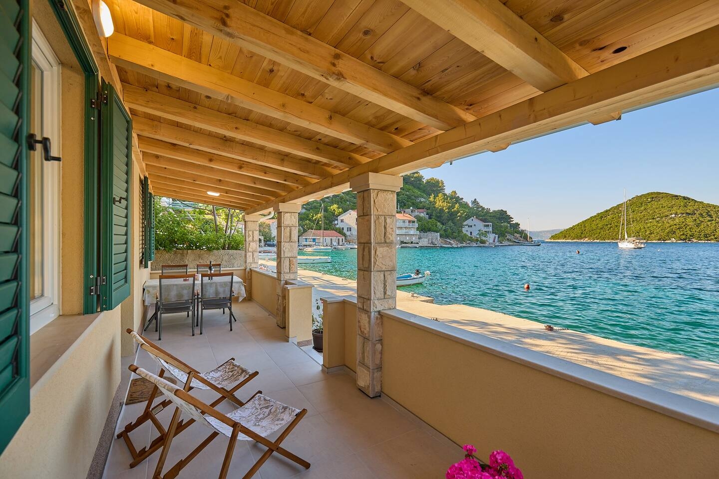 Dvosobni apartma S teraso in pogledom na morje Prožurska Luka, Mljet  A-b