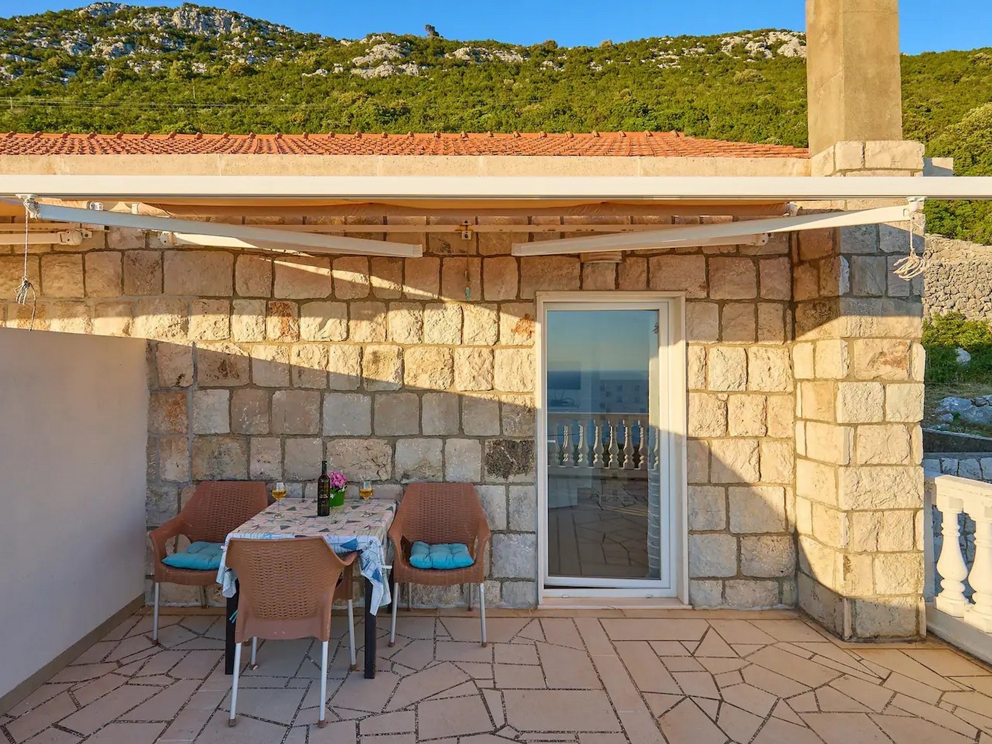 One bedroom apartment with terrace and sea view Maranovići, Mljet (A-22339-a) One bedroom apartment with terrace and sea view Maranovići, Mljet (A-22339-a)