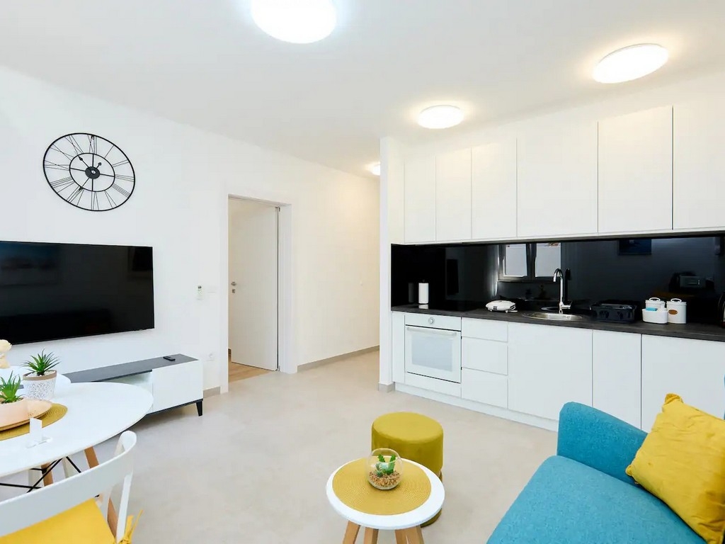 One bedroom apartment near beach Okuklje, Mljet (A-22341-a)