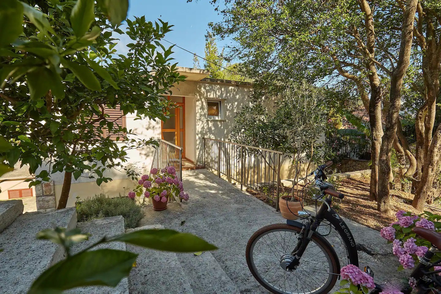 One bedroom apartment near beach Sobra, Mljet (A-22343-b) One bedroom apartment near beach Sobra, Mljet (A-22343-b)
