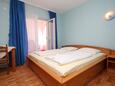 Ložnice Peroj, Ložnice v ubytování typu room, domácí mazlíčci povoleni a WiFi.