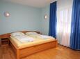 Ložnice Peroj, Ložnice v ubytování typu room, domácí mazlíčci povoleni a WiFi.