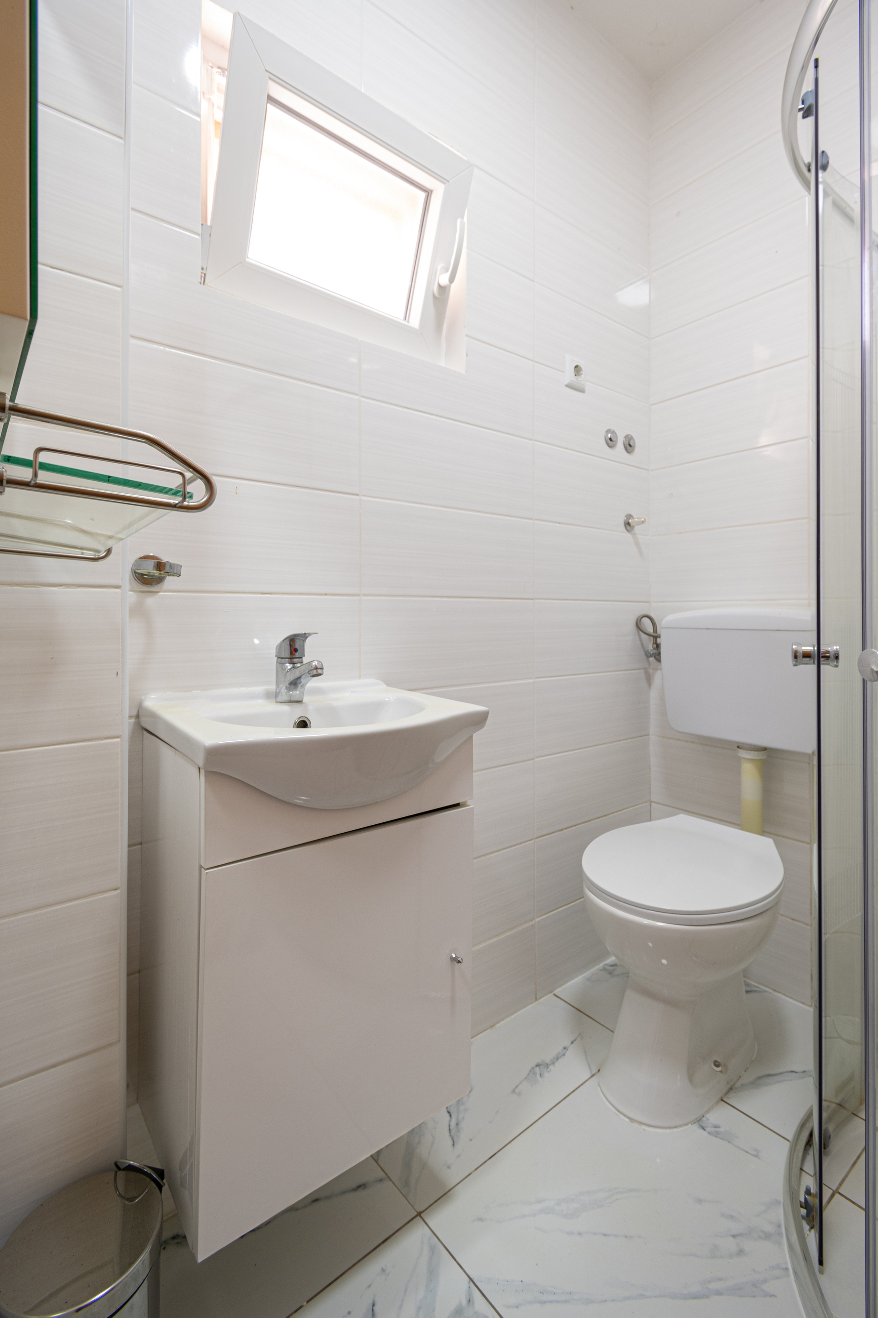Two bedroom apartment with terrace and sea view Donji Karin, Novigrad  A-a