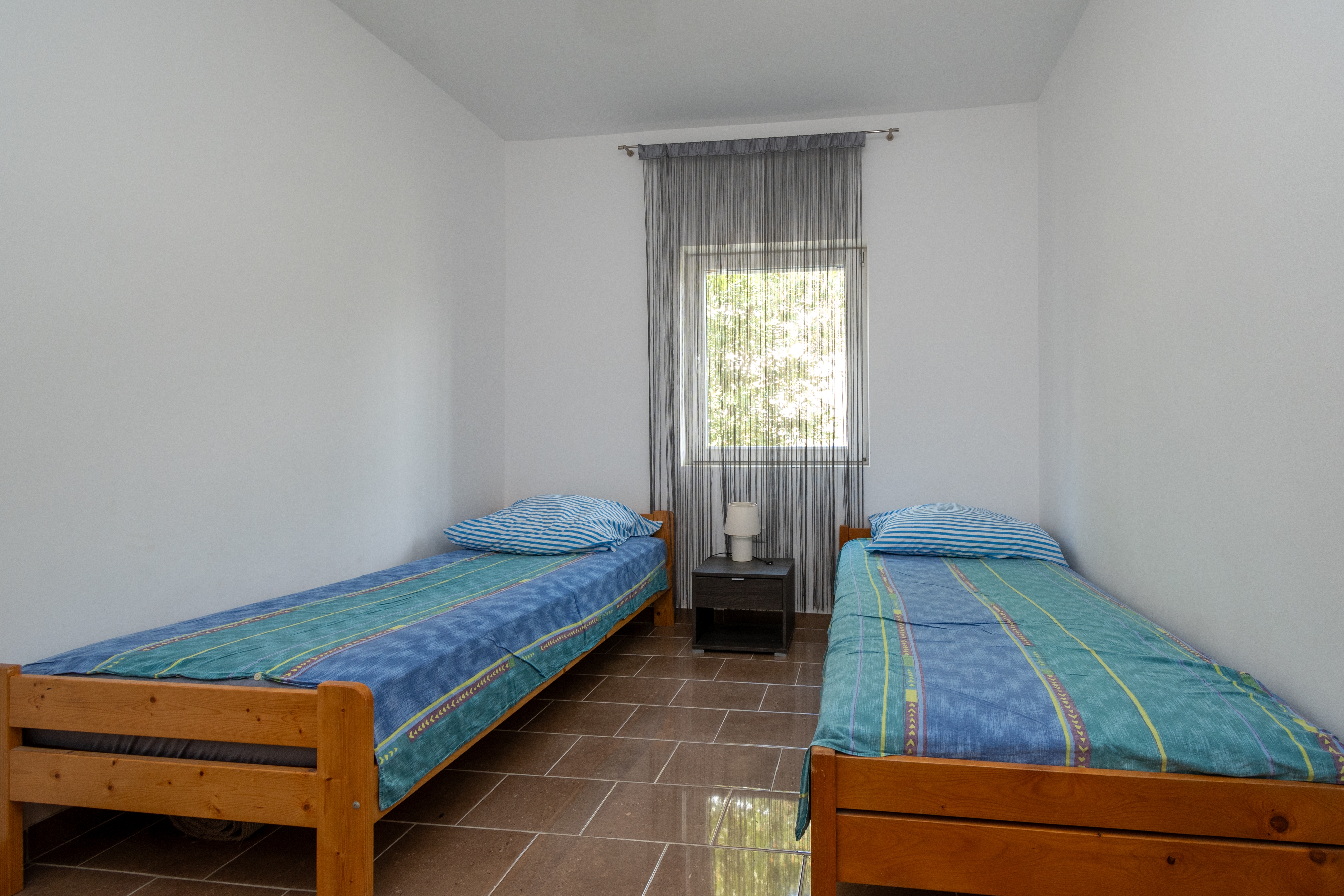 Two bedroom apartment with terrace and sea view Donji Karin, Novigrad  A-a