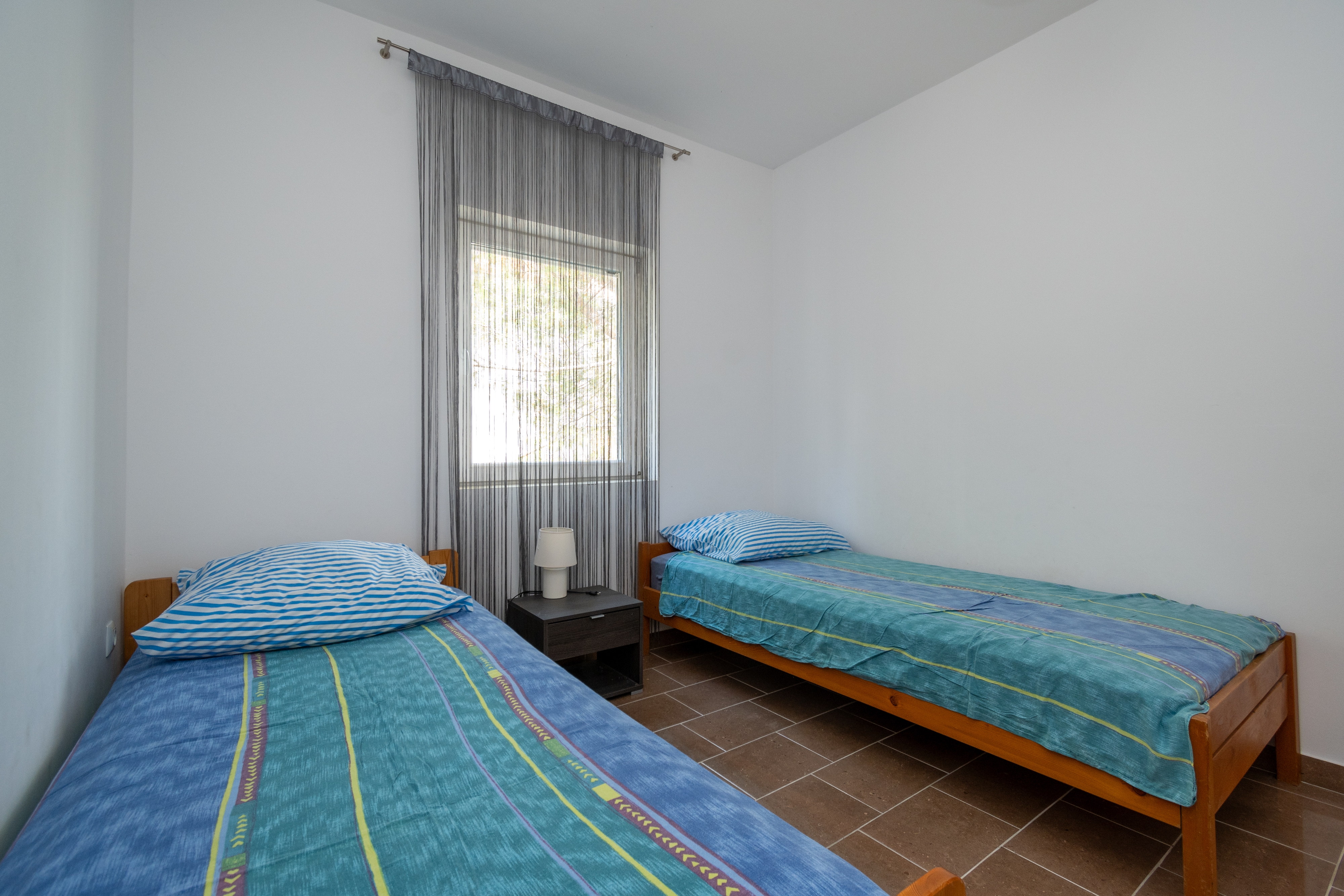 Two bedroom apartment with terrace and sea view Donji Karin, Novigrad  A-a