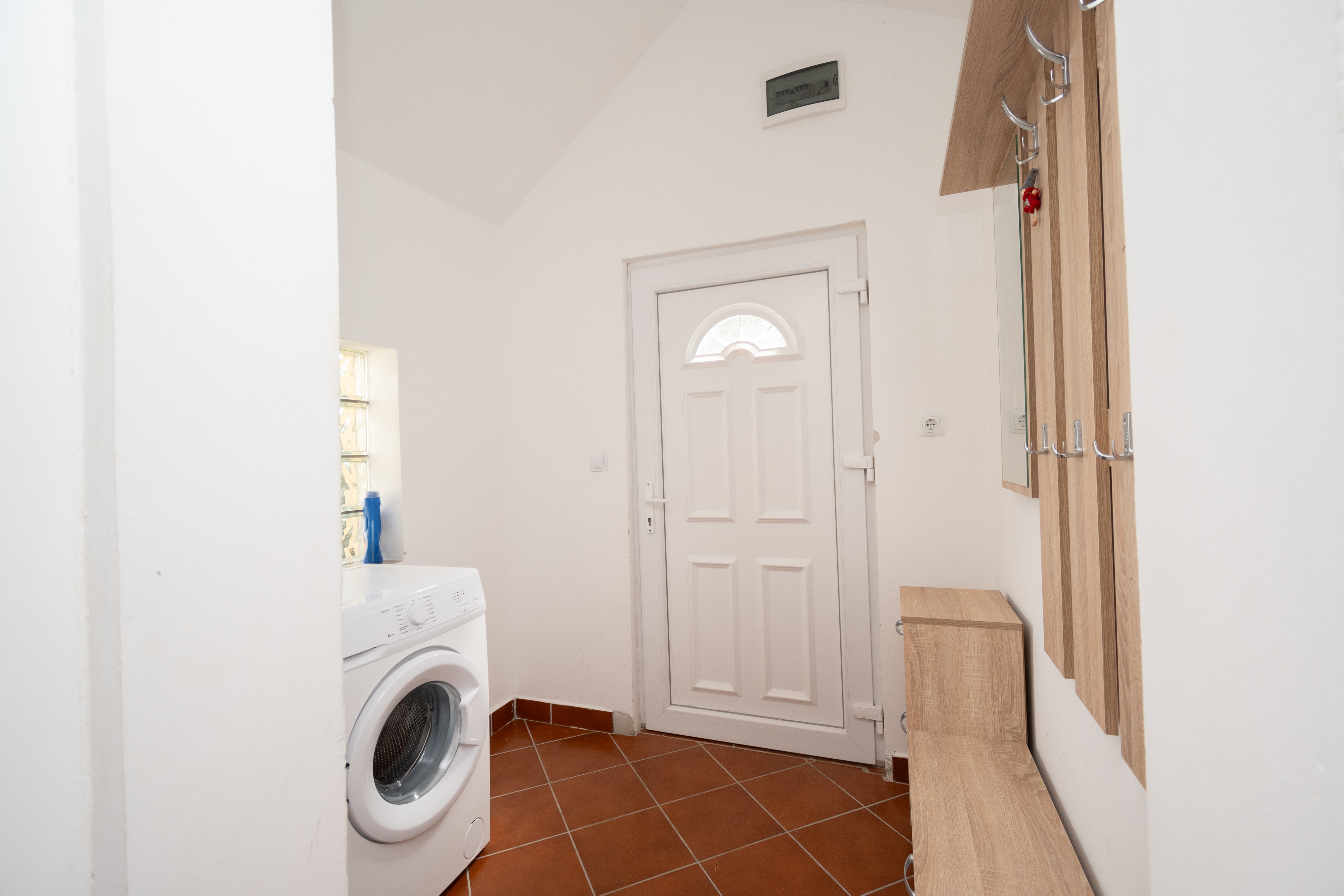 Two bedroom apartment with terrace and sea view Donji Karin, Novigrad  A-a