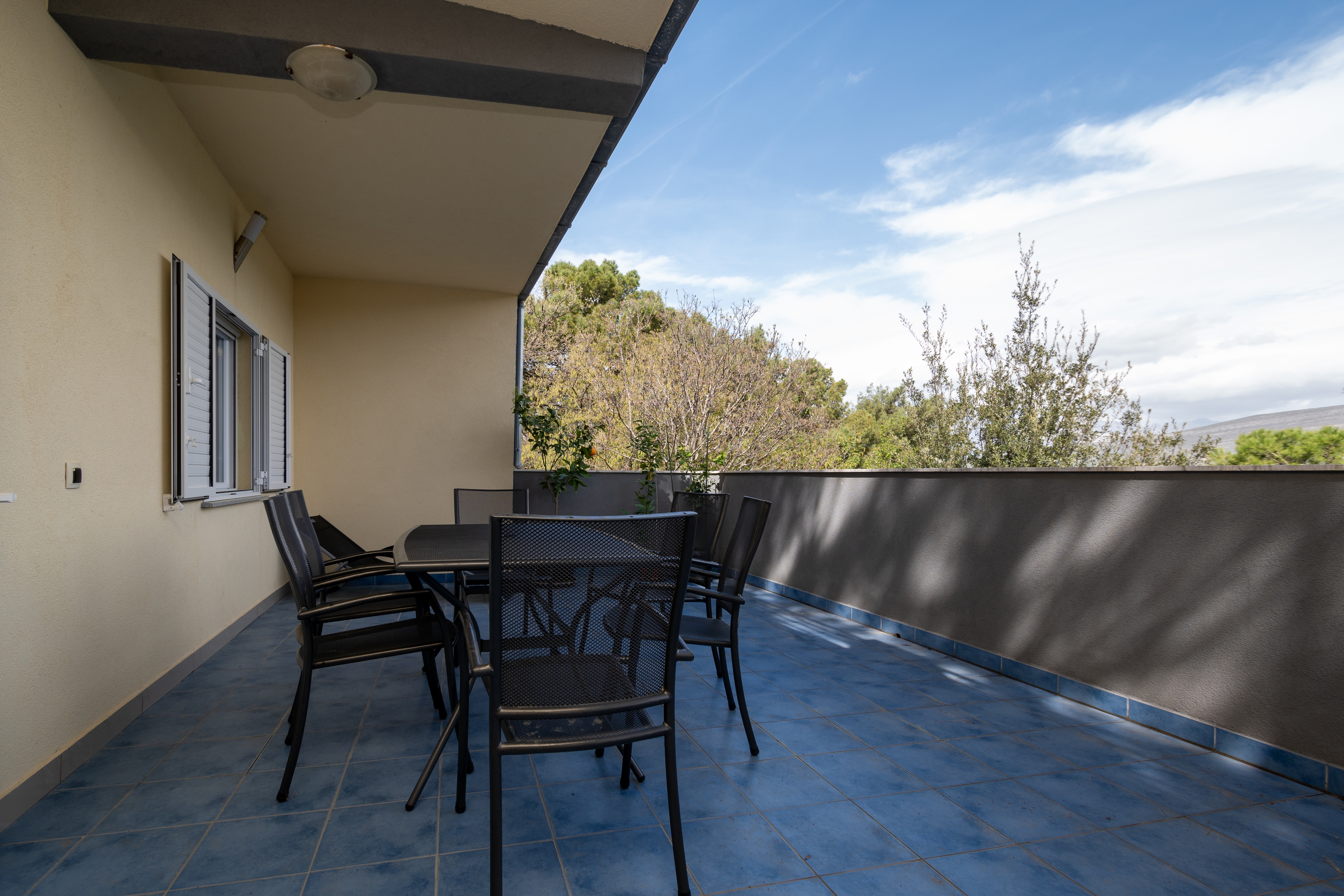 Two bedroom apartment with terrace and sea view Donji Karin, Novigrad  A-a