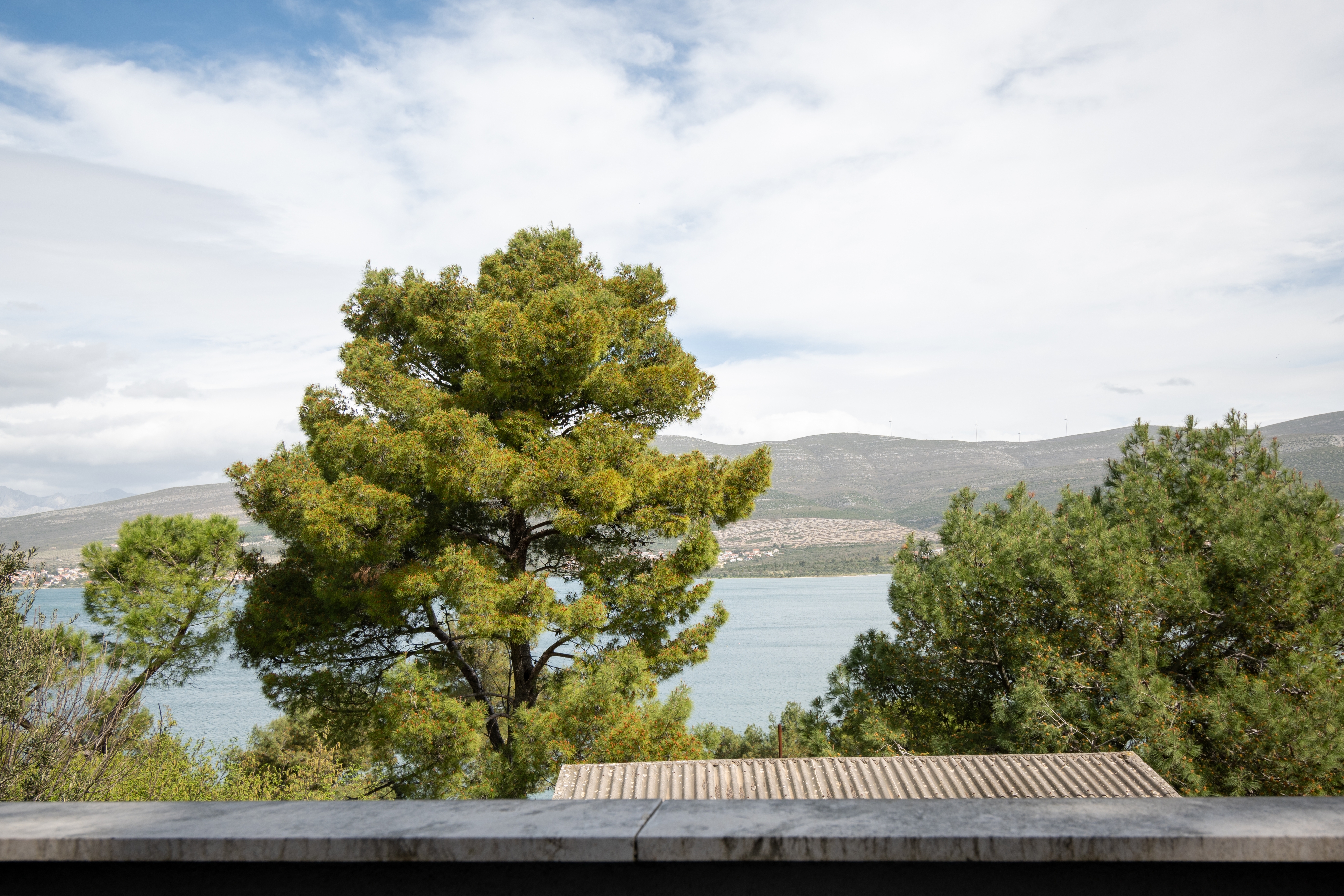 Two bedroom apartment with terrace and sea view Donji Karin, Novigrad  A-a