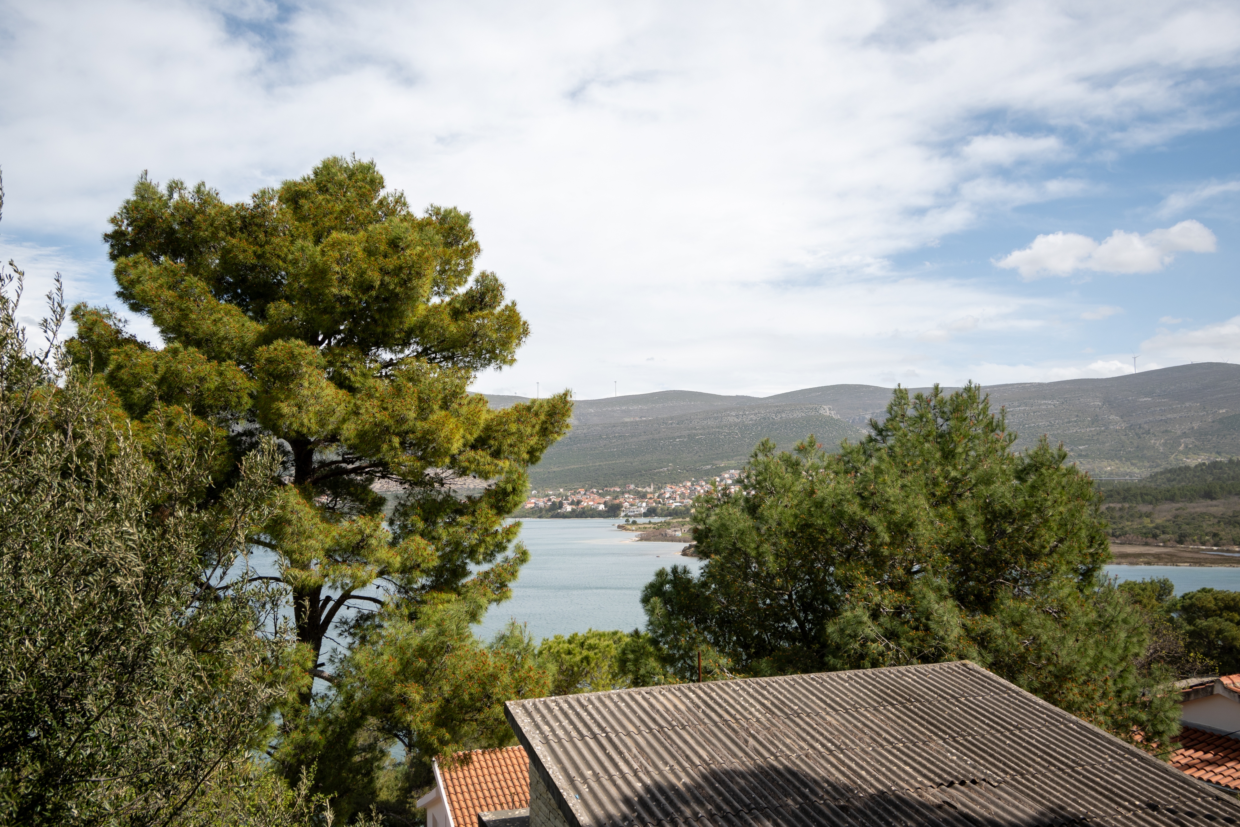 Two bedroom apartment with terrace and sea view Donji Karin, Novigrad  A-a