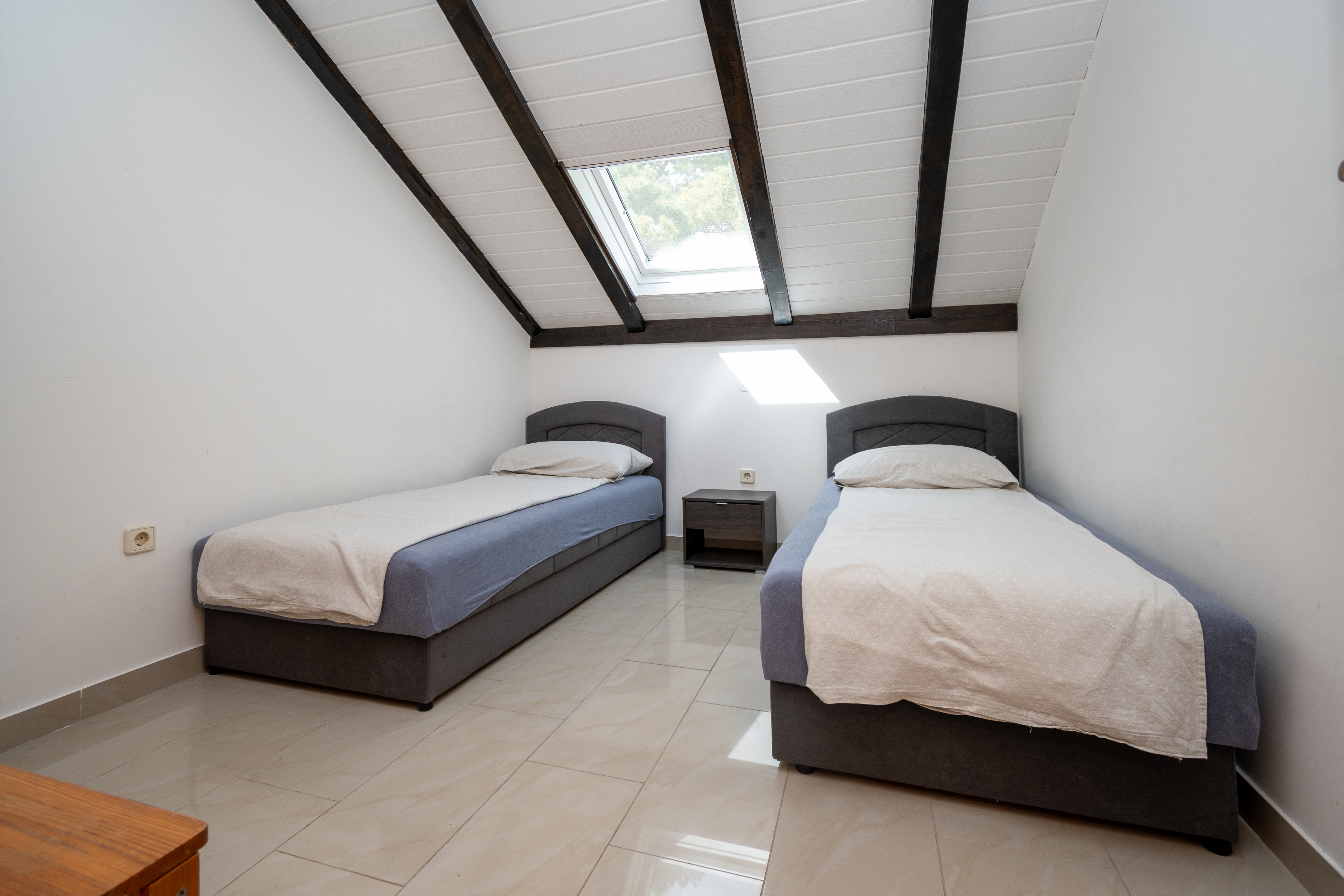 Two bedroom apartment with terrace and sea view Donji Karin, Novigrad  A-b