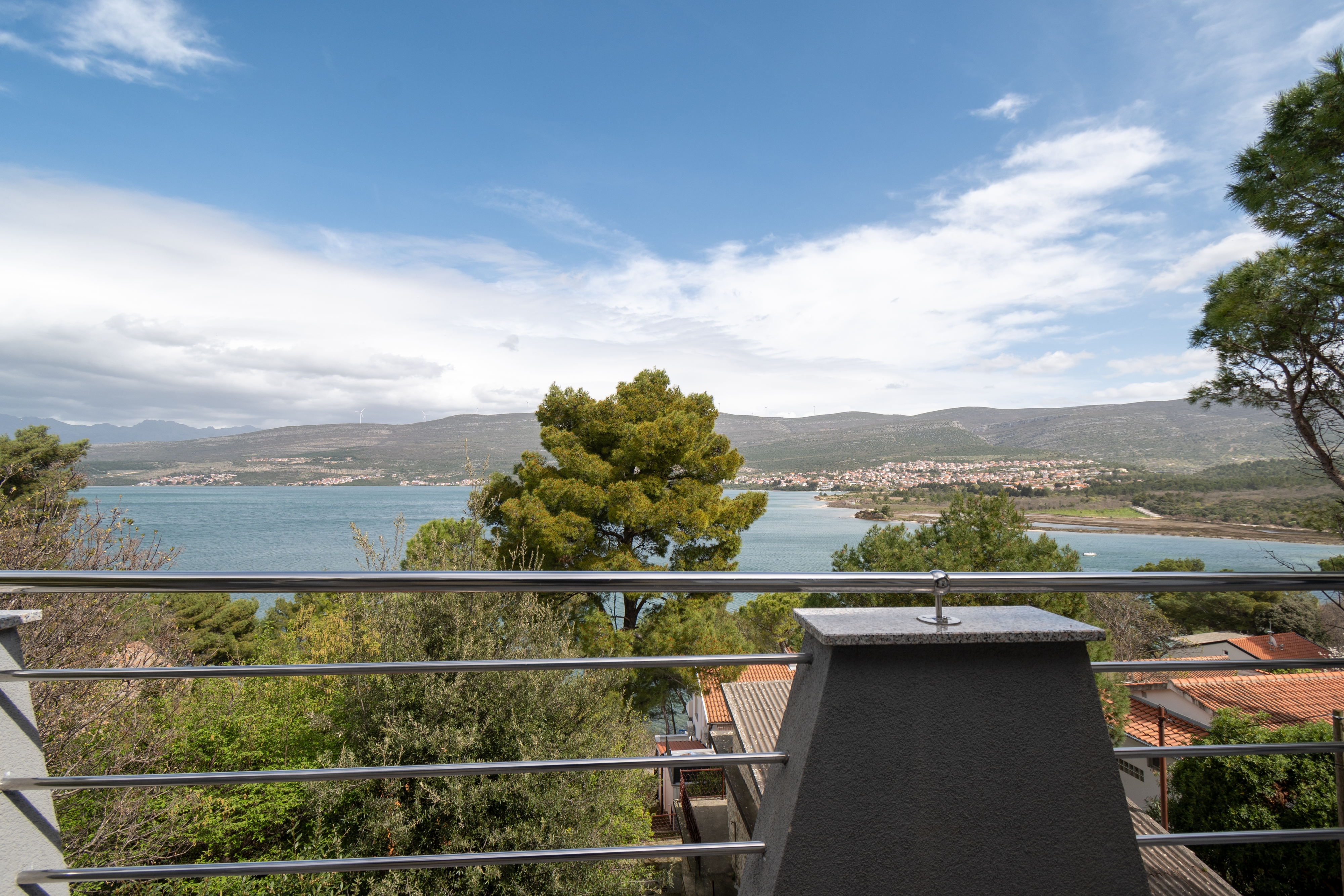 Two bedroom apartment with terrace and sea view Donji Karin, Novigrad  A-b