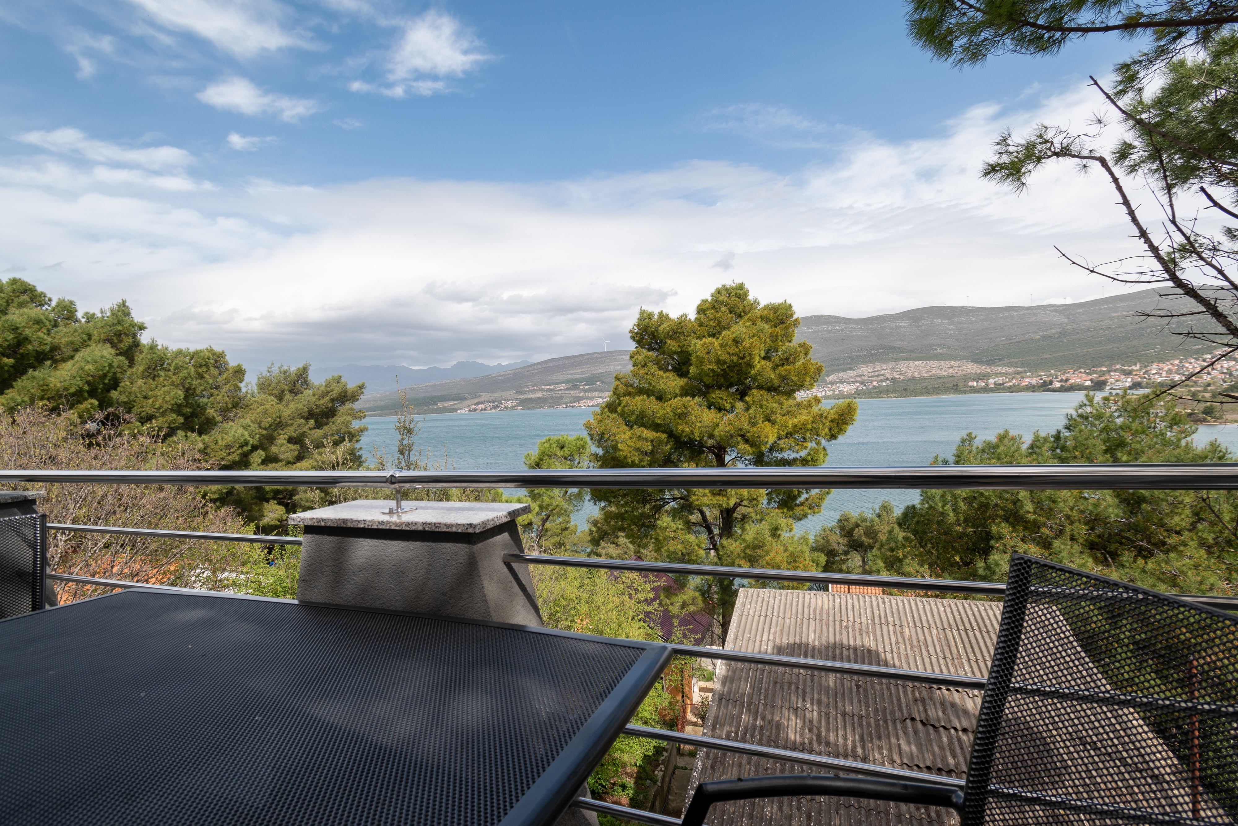 Two bedroom apartment with terrace and sea view Donji Karin, Novigrad  A-b