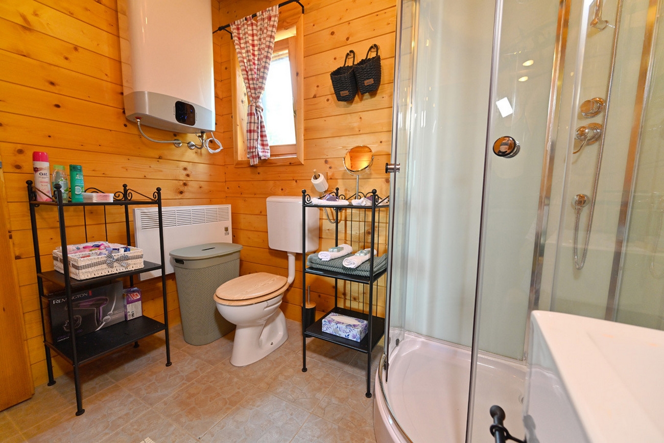Three bedroom house with terrace Mihalić Selo, Karlovac  K