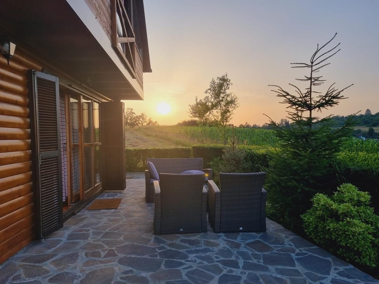 Three bedroom house with terrace Mihalić Selo, Karlovac (K-22351)