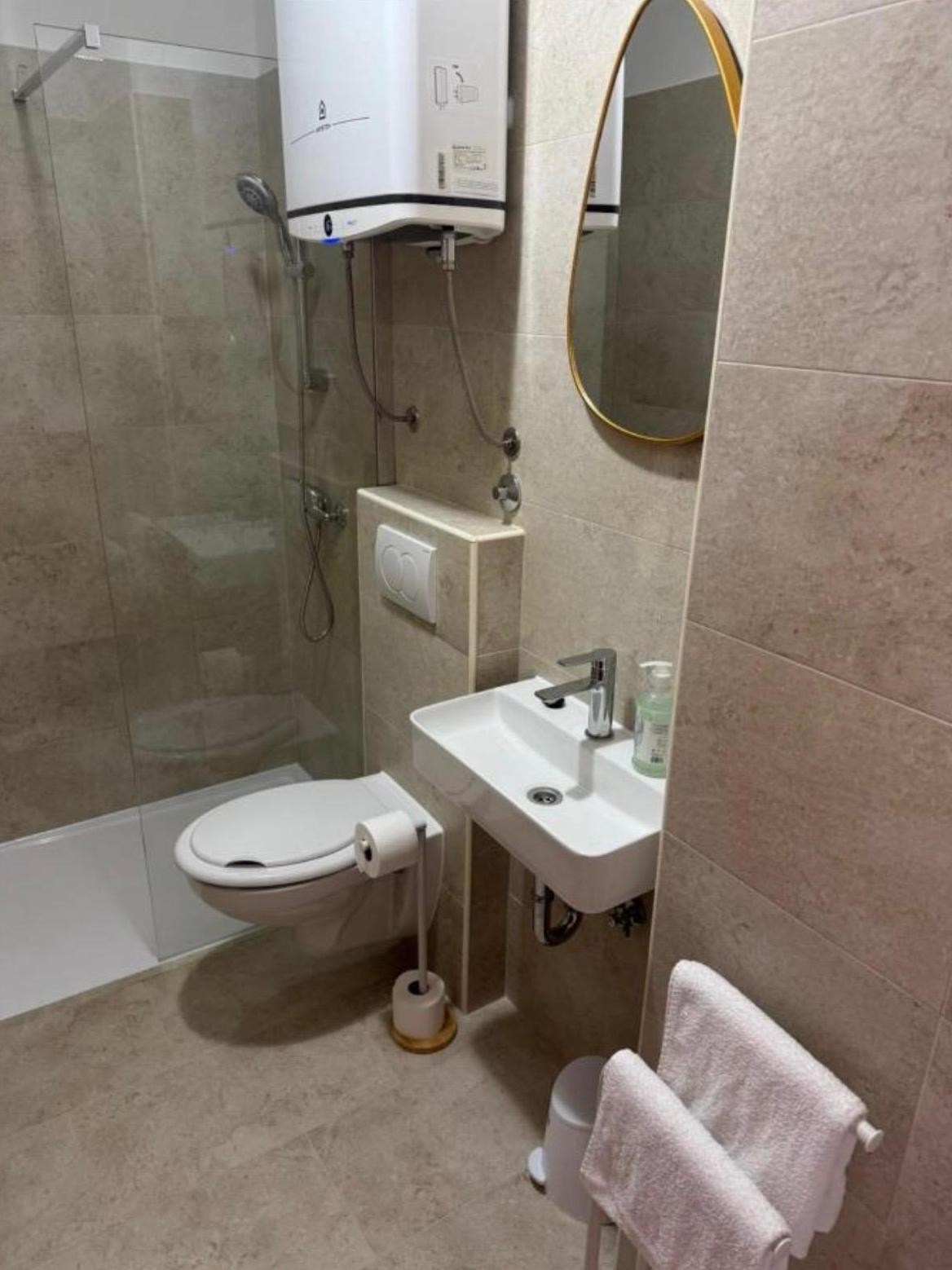 Top Rab Barbat Top Rab Barbat