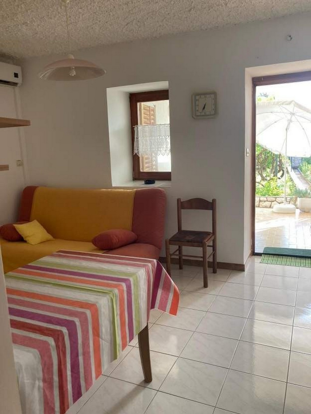 One bedroom apartment with terrace and sea view Barbat, Rab (A-22359-a)