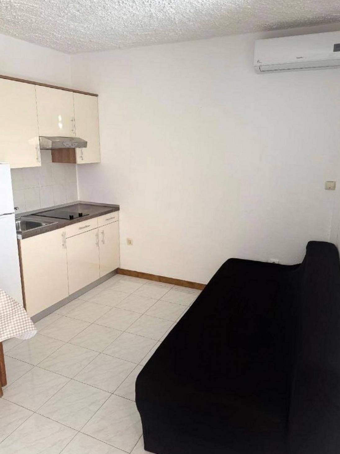 One bedroom apartment with terrace and sea view Barbat (Rab) (A-22359-a) One bedroom apartment with terrace and sea view Barbat (Rab) (A-22359-a)