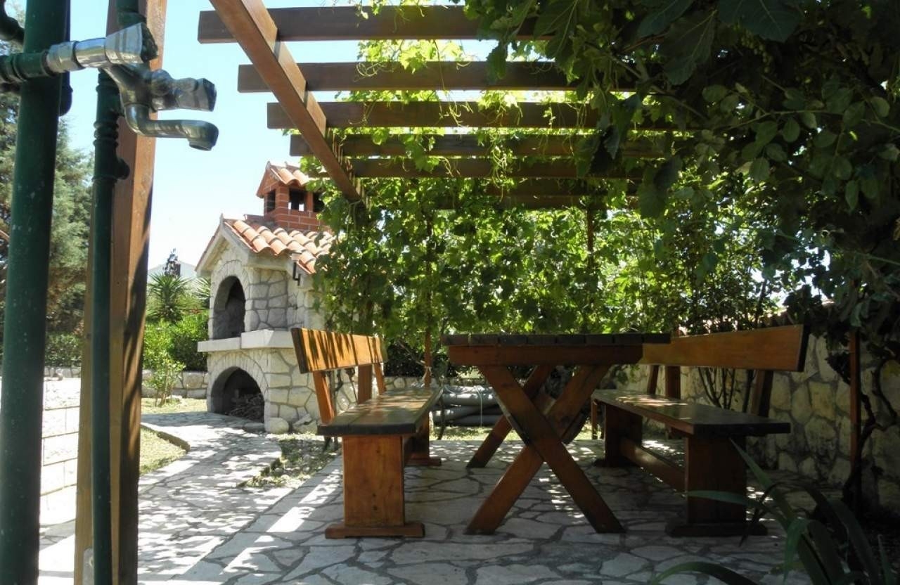 One bedroom apartment with terrace and sea view Barbat, Rab (A-22359-a)