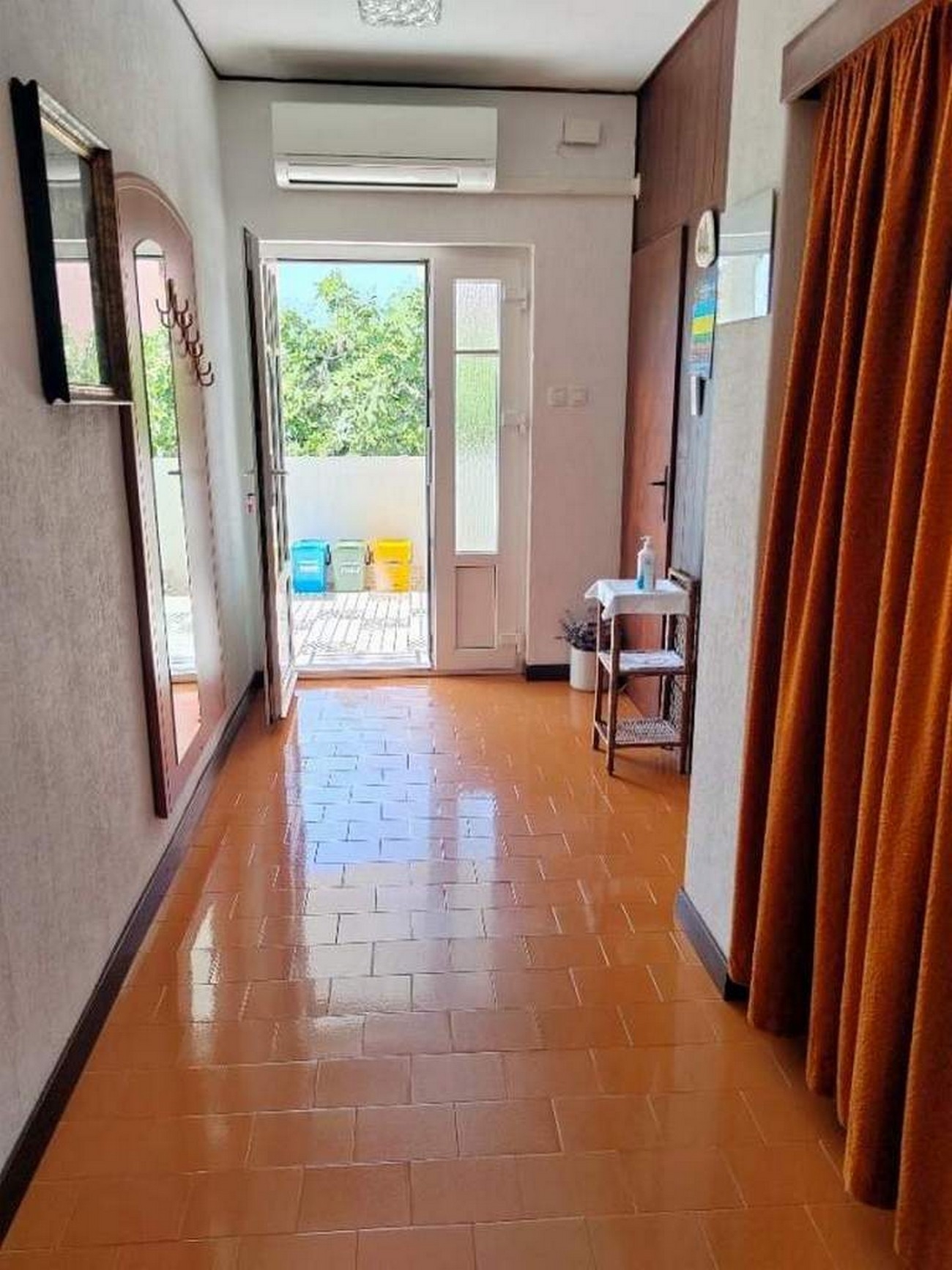Three bedroom apartment near beach Barbat, Rab  A-a