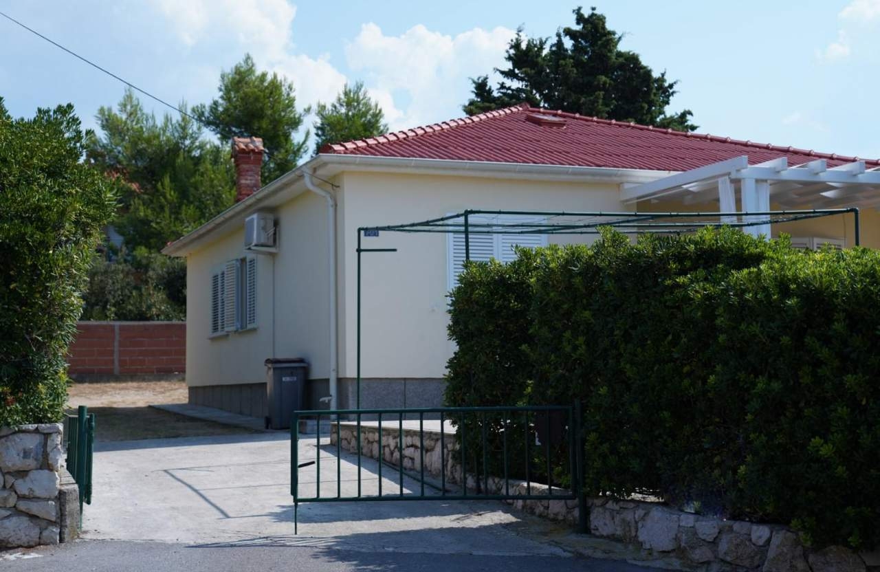 One bedroom apartment with terrace Barbat, Rab (A-22361-a) One bedroom apartment with terrace Barbat, Rab (A-22361-a)