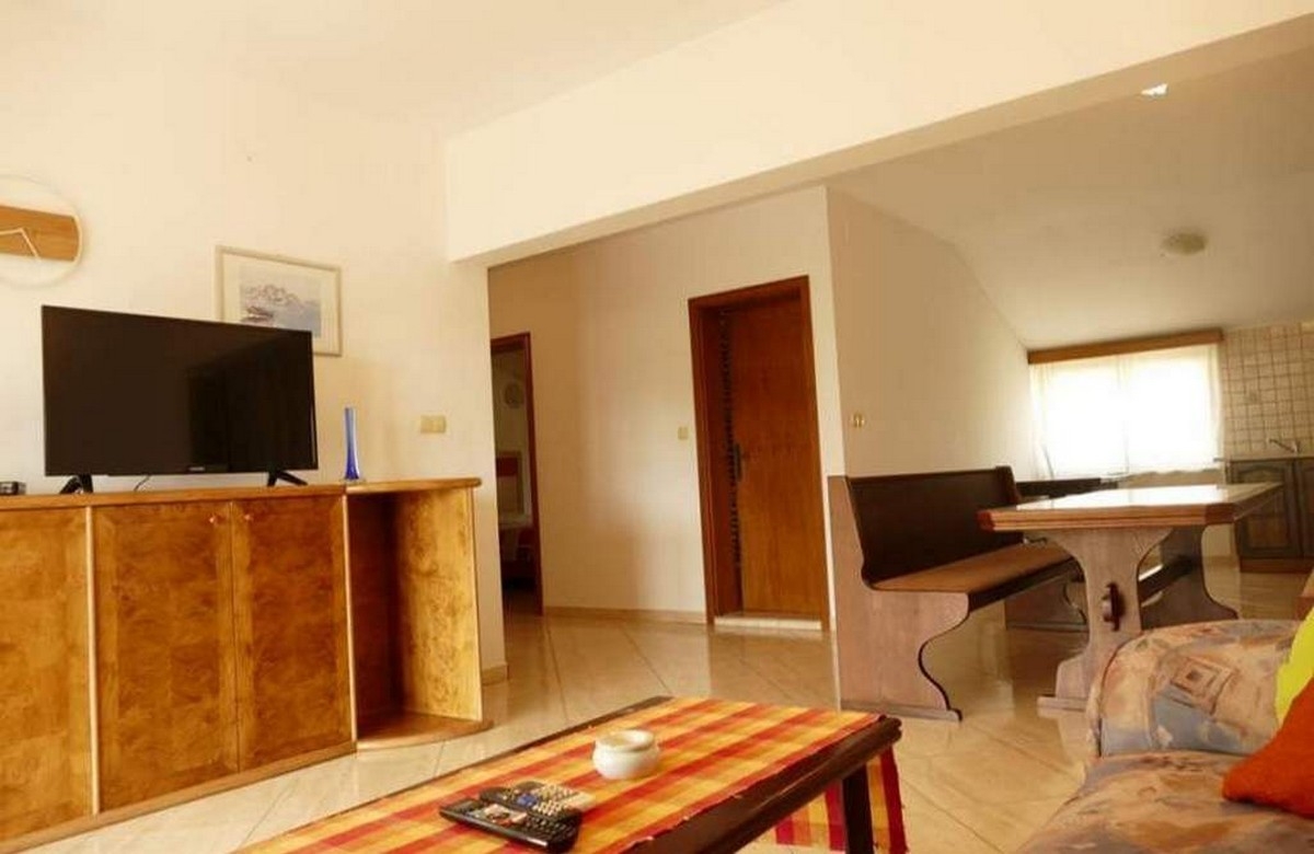 Two bedroom apartment with balcony and sea view Banjol, Rab (A-22362-a) Two bedroom apartment with balcony and sea view Banjol, Rab (A-22362-a)