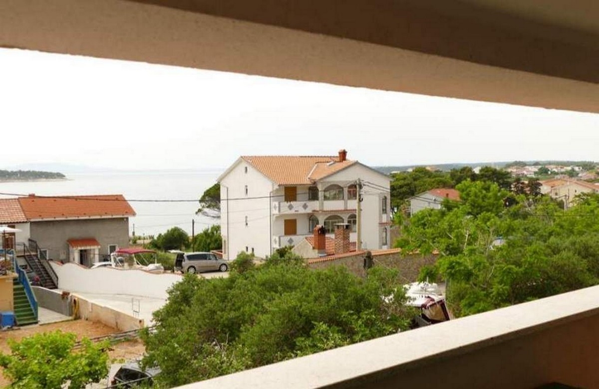Two bedroom apartment with balcony and sea view Banjol, Rab  A-b