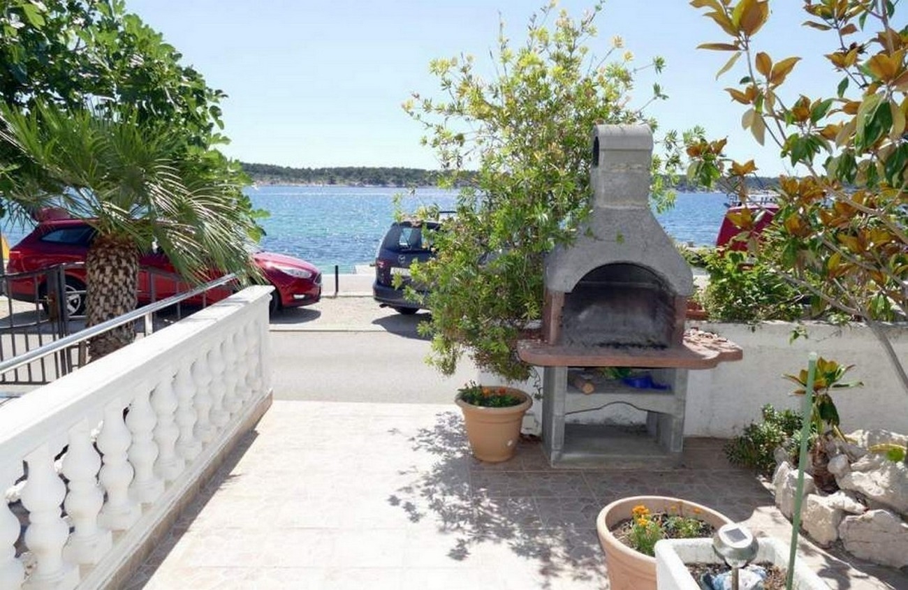 Top Rab Barbat Top Rab Barbat