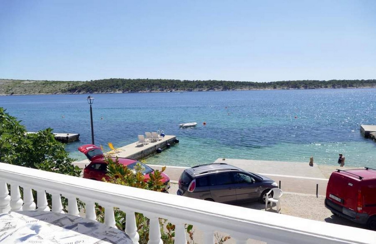 Top Rab Barbat Top Rab Barbat