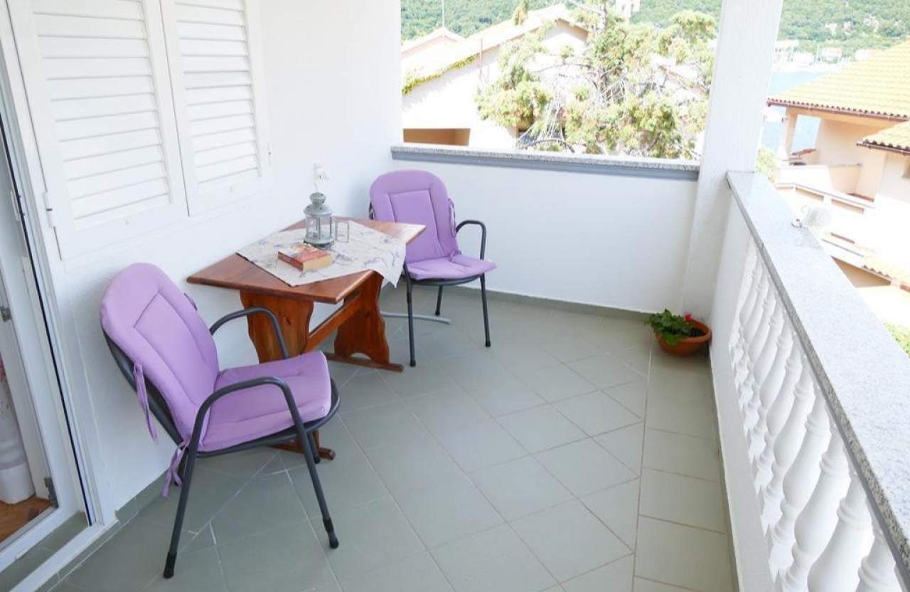 One bedroom apartment with balcony and sea view Supetarska Draga - Donja, Rab  A-a