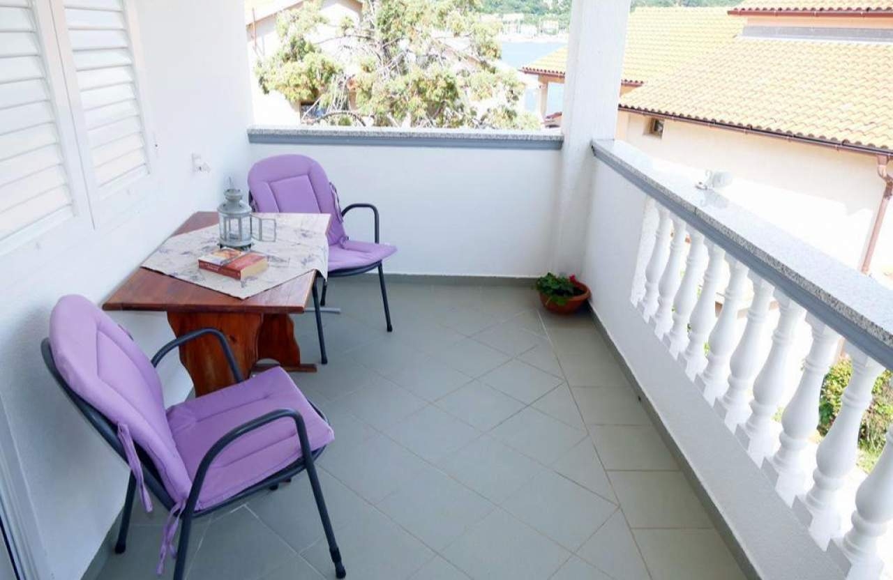 One bedroom apartment with balcony and sea view Supetarska Draga - Donja, Rab  A-a